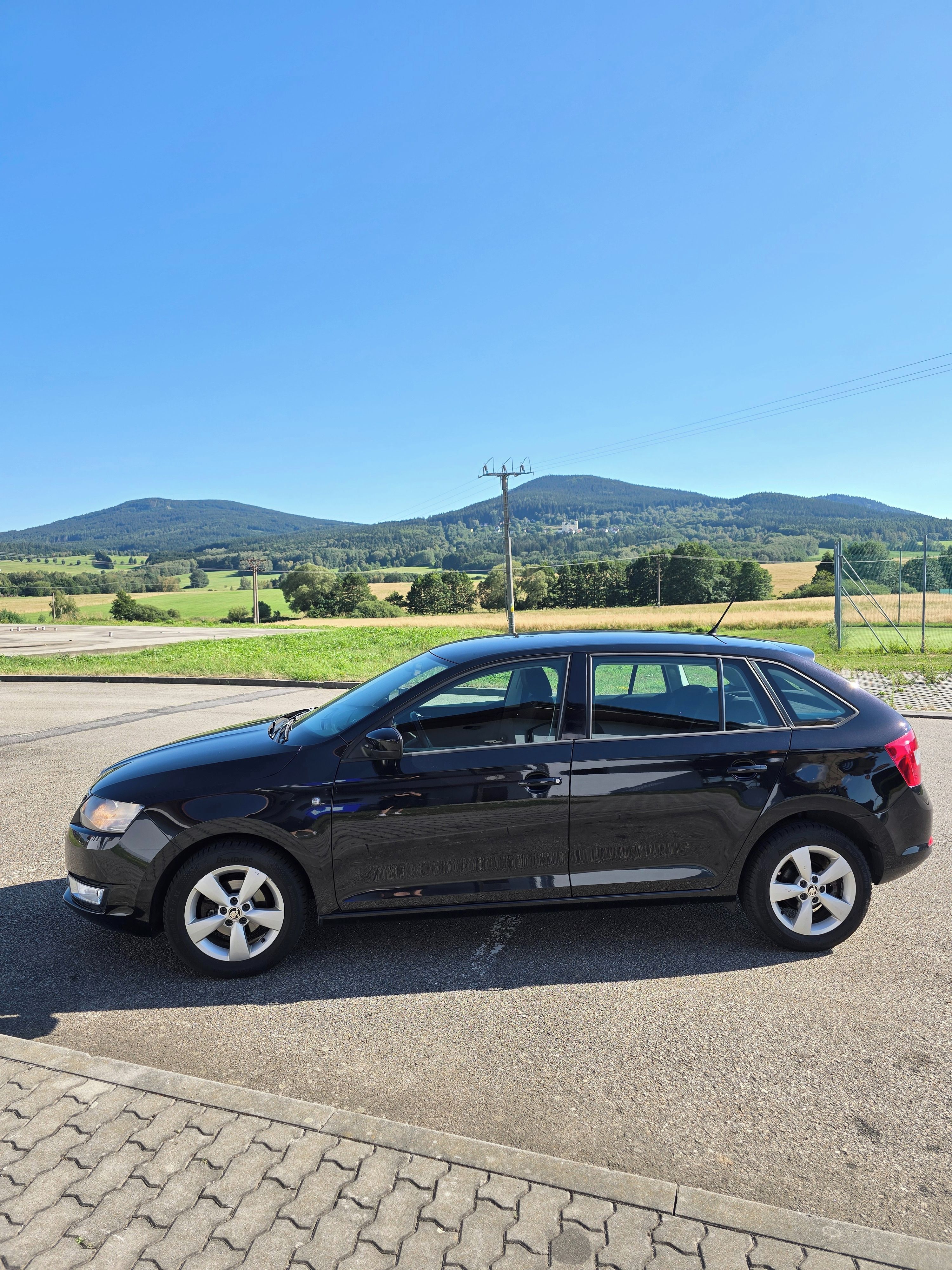 Škoda Rapid, 1.2 TSI SPACEBACK /tažné/klima - fotka 4