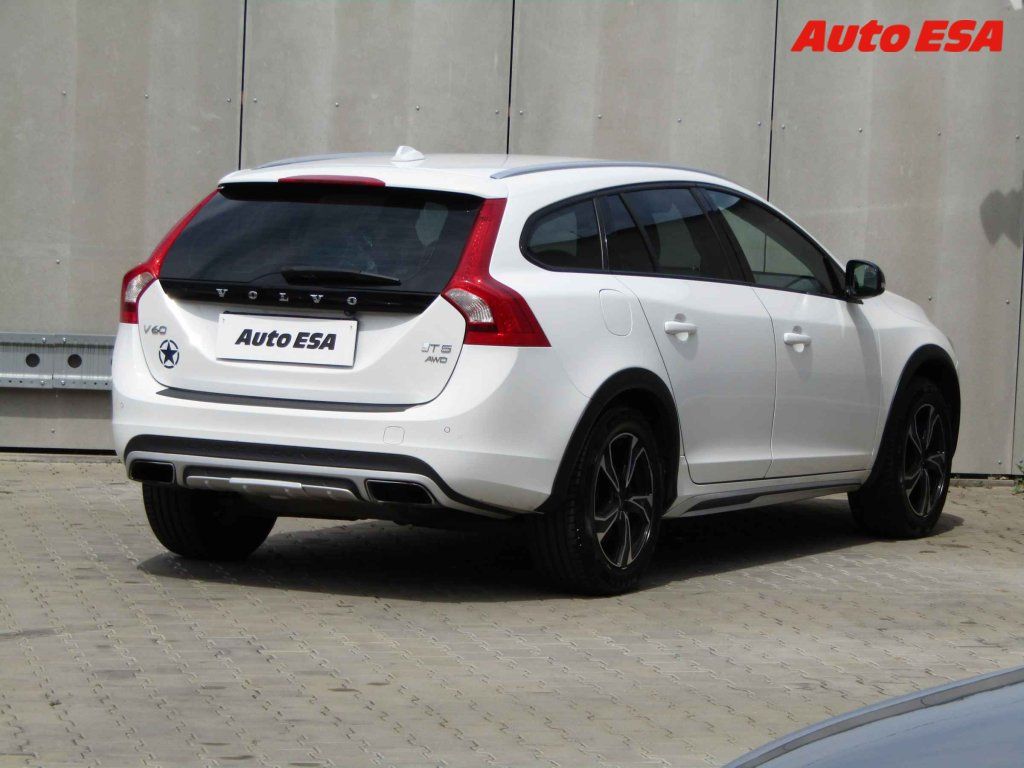 Volvo V60, 2.0 T5 Cross Country - fotka 4