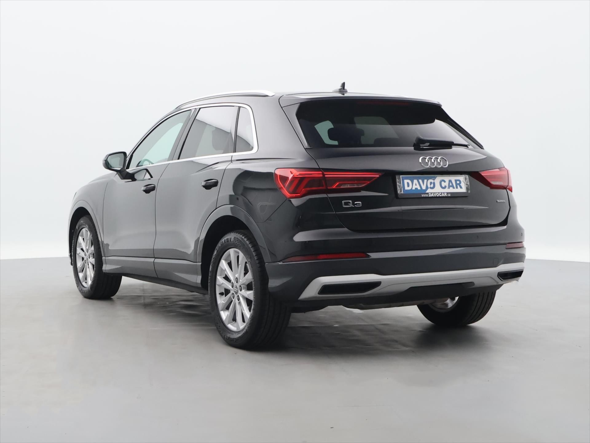 Audi Q3, 2,0 40TFSI 140kW Virtual 1.Maj - fotka 5