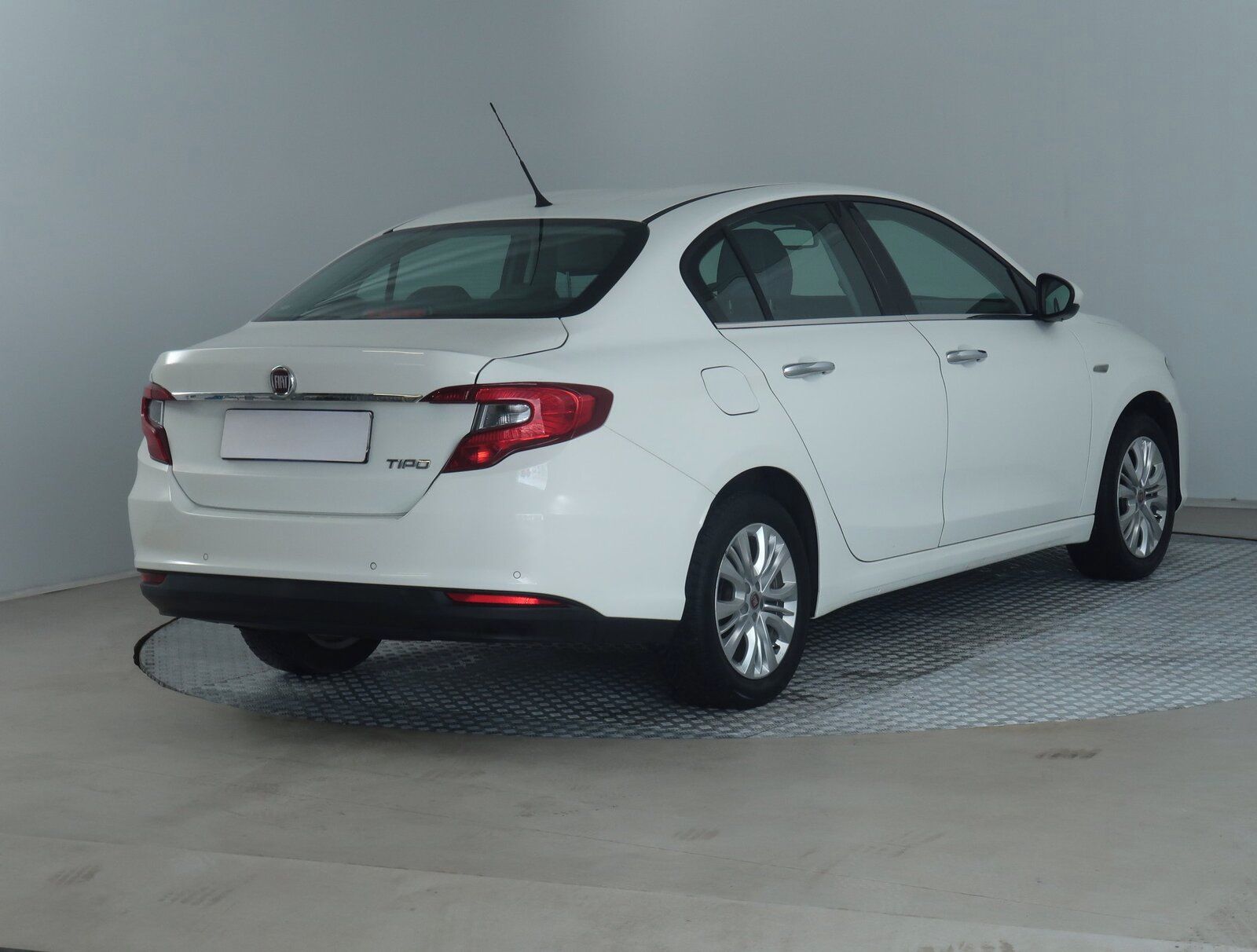 Fiat Tipo, 1.6 16V, Automat - fotka 5