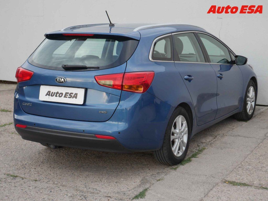 Kia Cee´d, 1.6 CRDi - fotka 6