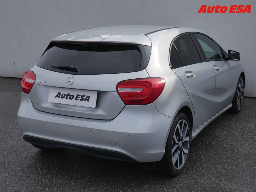 Mercedes-Benz Třídy A, 1.6i A180,Sport,bixen,navi - fotka 4