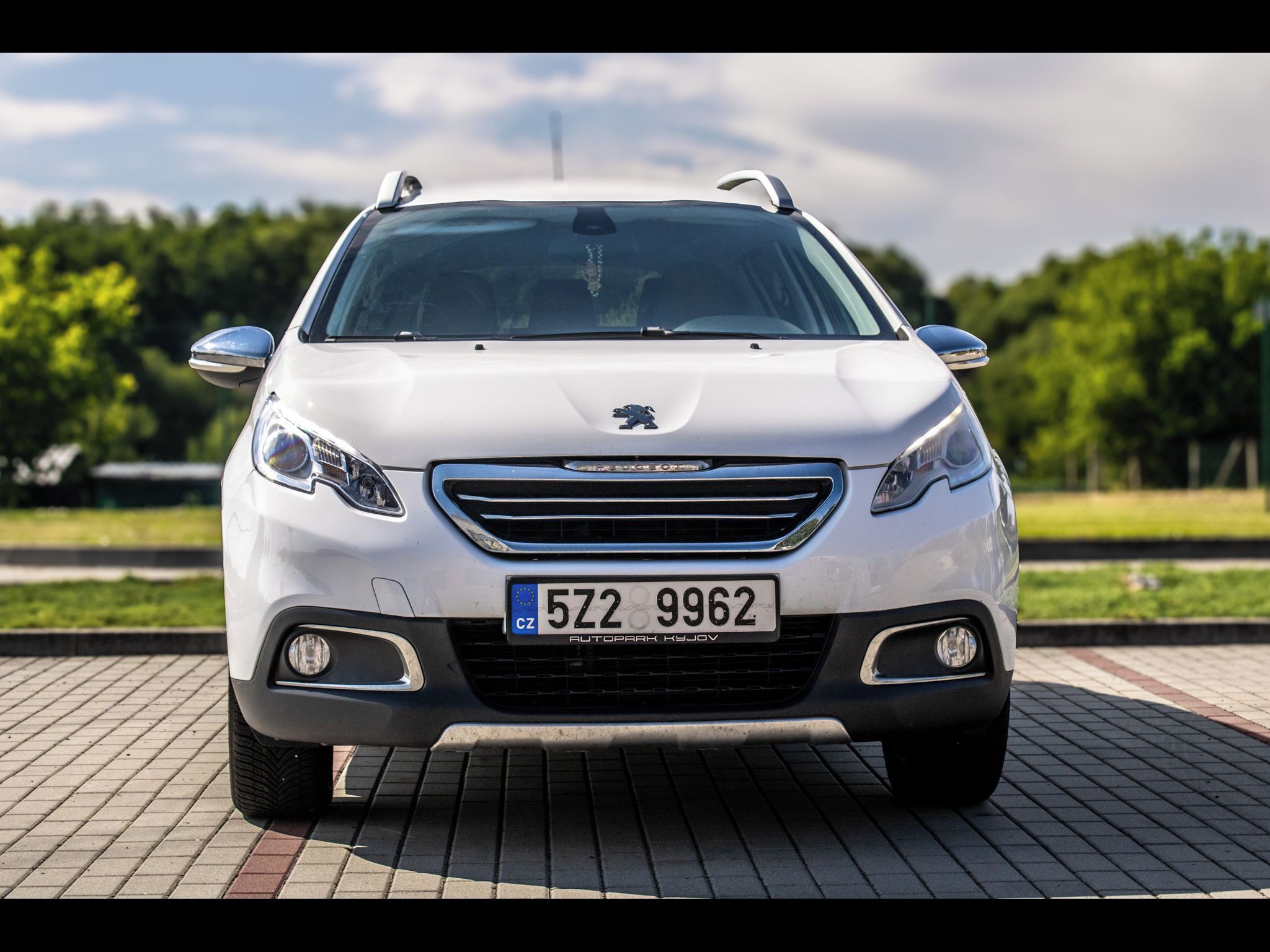 Peugeot 2008, 1.2 PureTech - fotka 2
