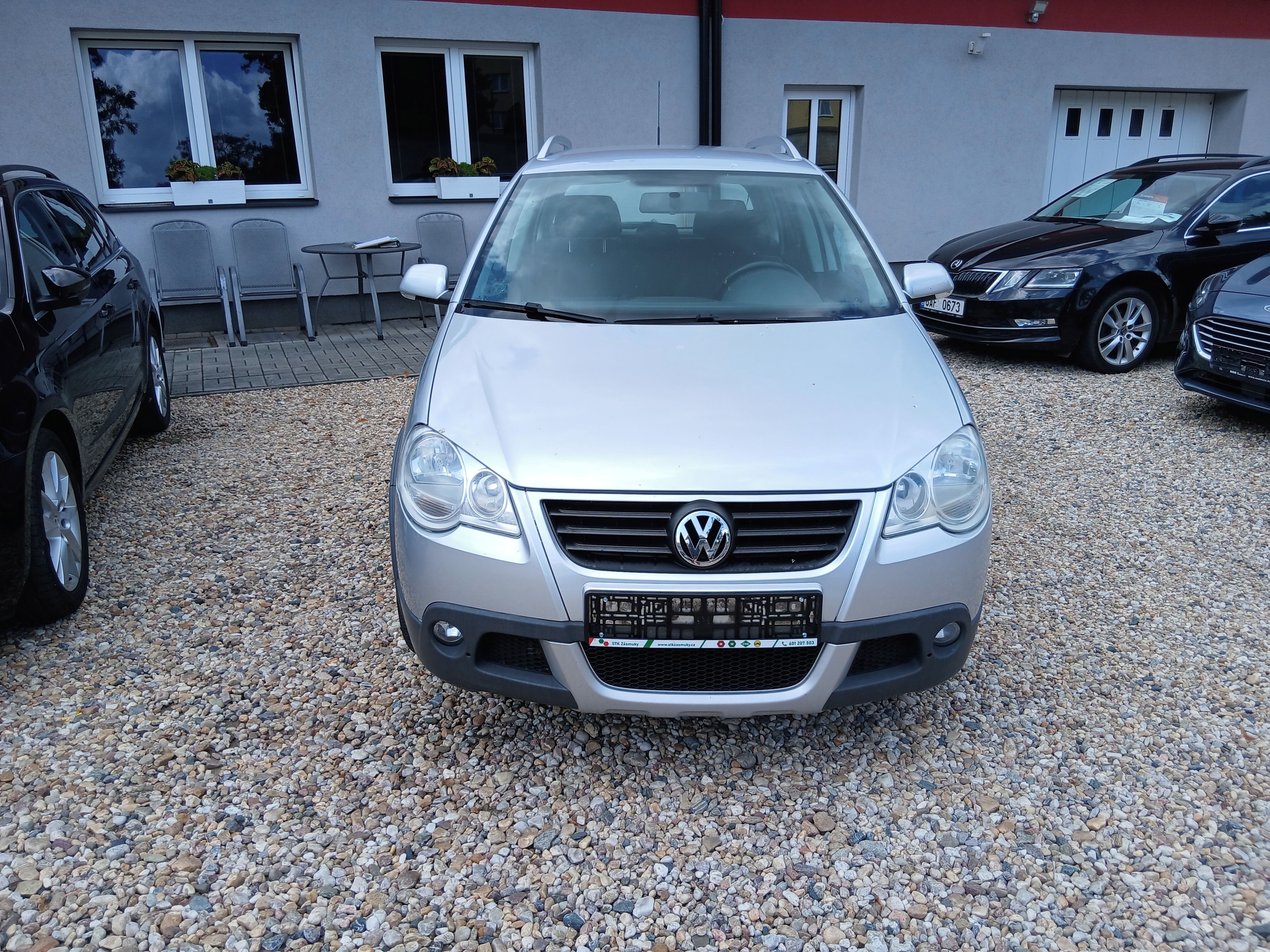 Volkswagen Polo, 1.4i 16V 59KW CROSS Nový servi - fotka 2