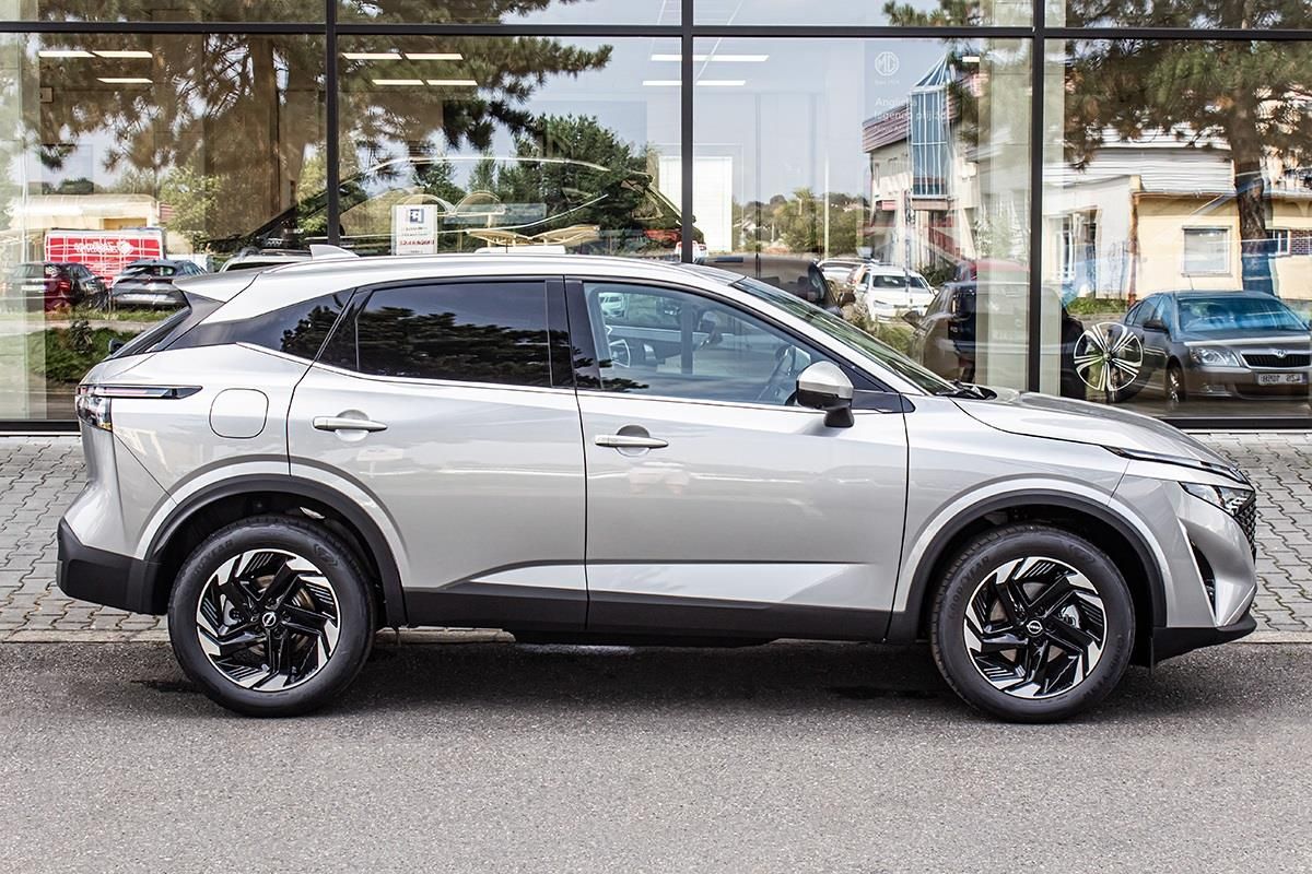 Nissan Qashqai, 1,3 DIG-T X-TRONIC N-CONNECTA - fotka 5