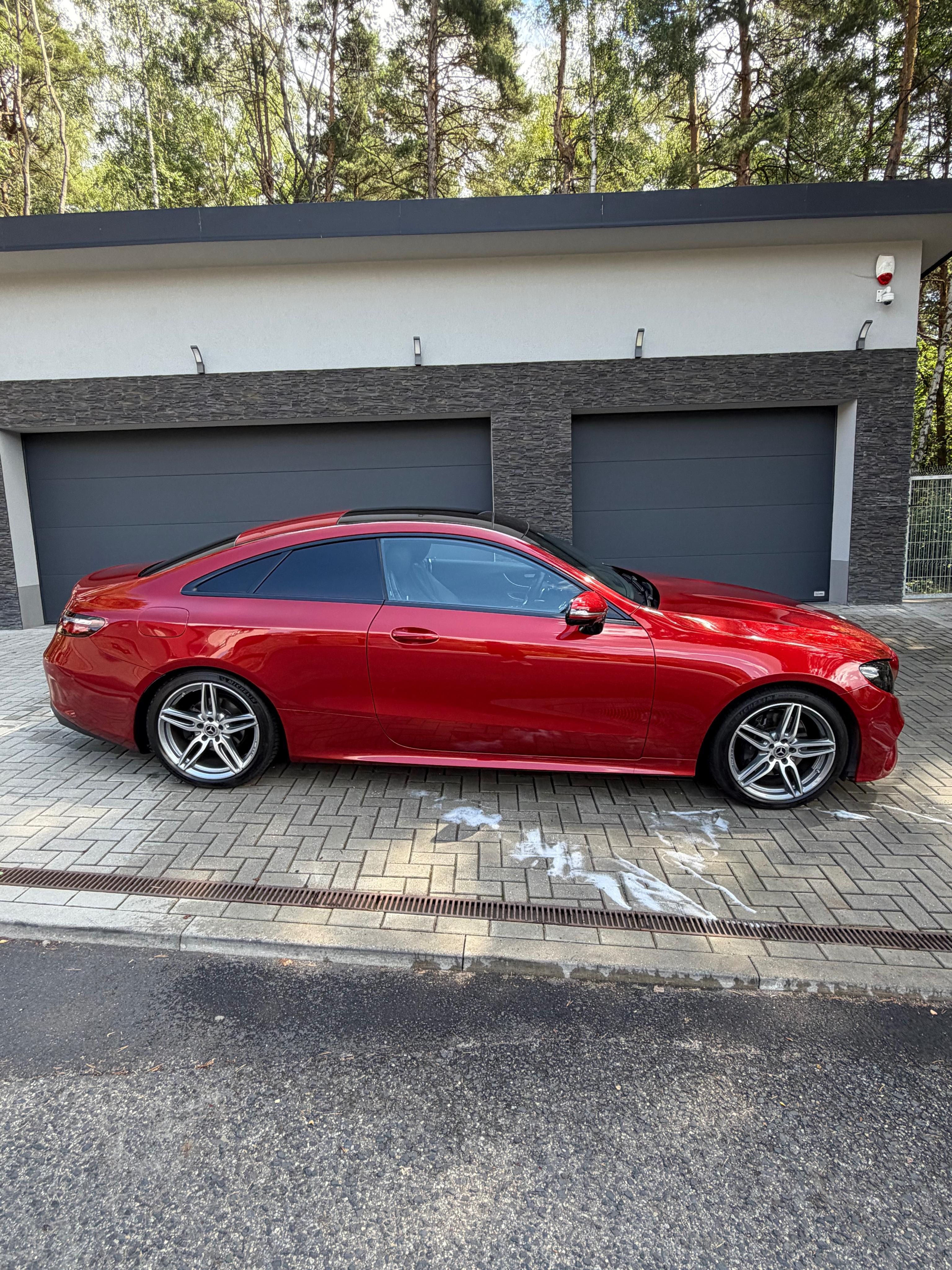 Mercedes-Benz Třídy E, Mercedes E300D coupe - fotka 4