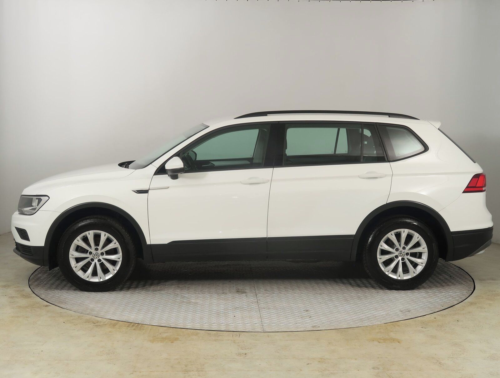 Volkswagen Tiguan Allspace, 1.5 TSI, Park. senzory - fotka 3