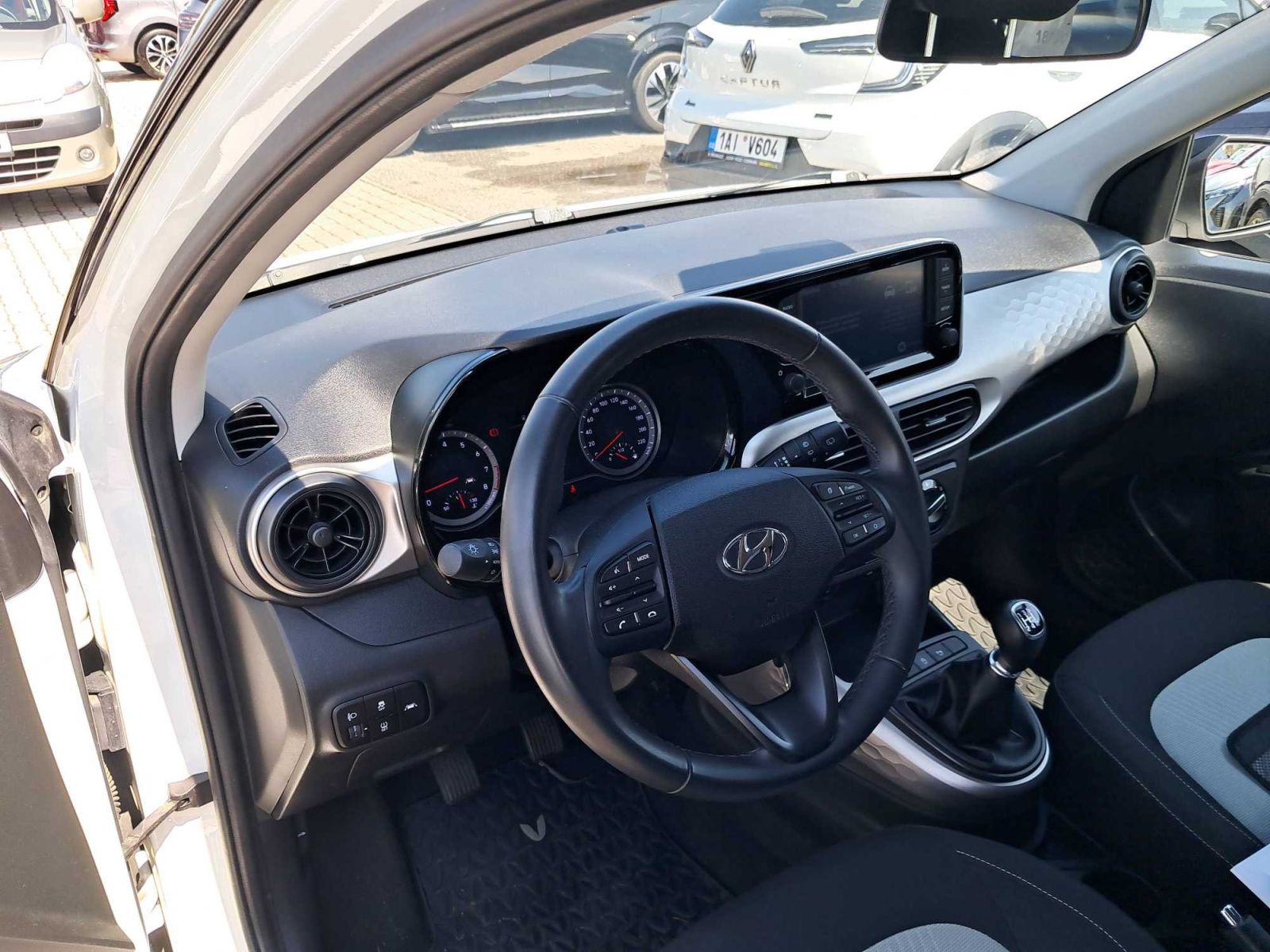 Hyundai i10, 1.0, Comfort, ČR,1.maj - fotka 3