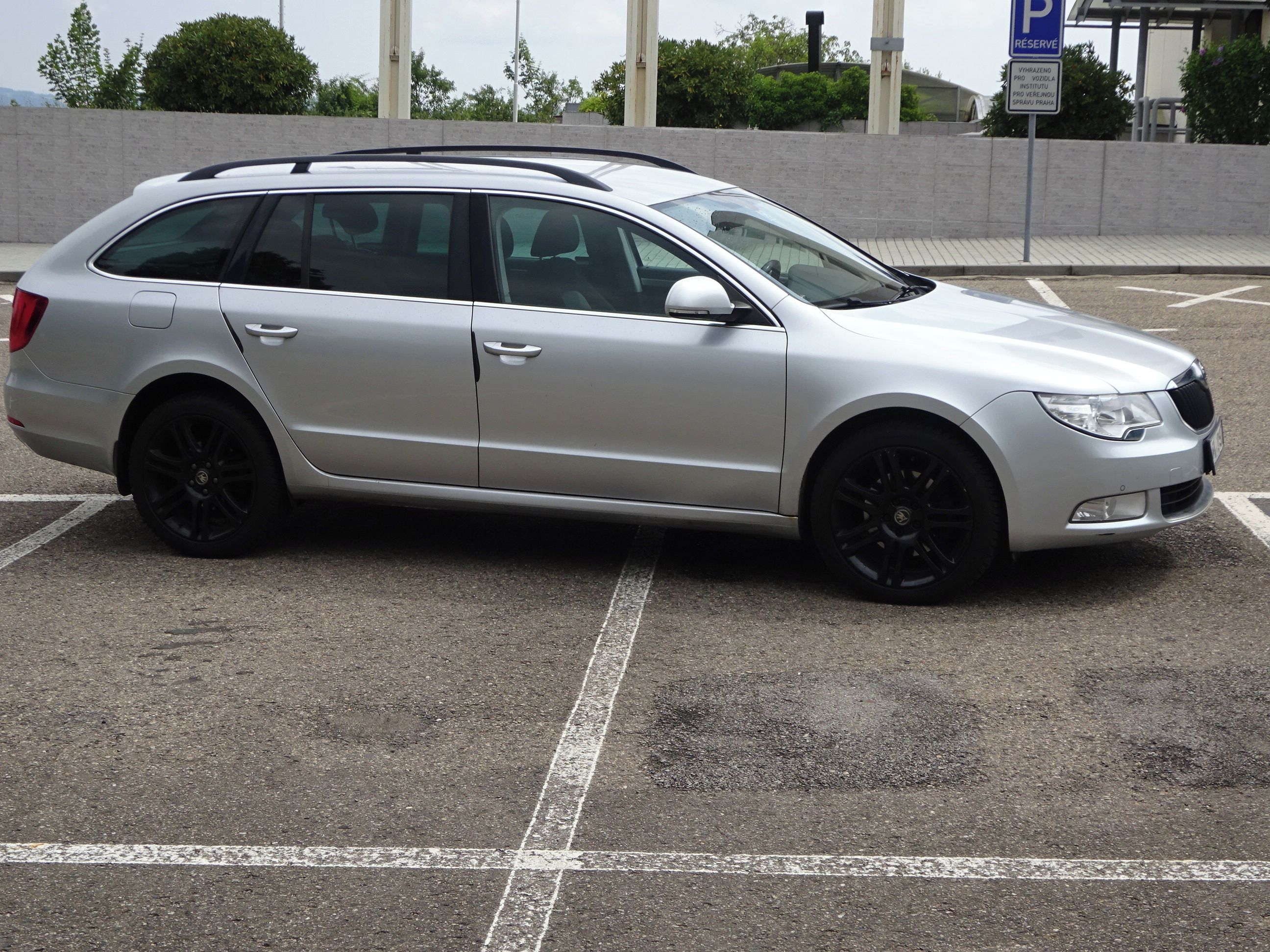 Škoda Superb, 2.0 TDI (125 kw) Koupeno v ČR - fotka 2