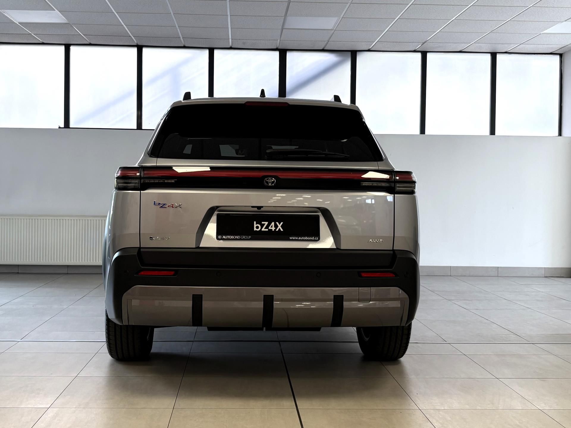 Toyota bZ4X, Style, 74,7 kWh 4x4 - fotka 4