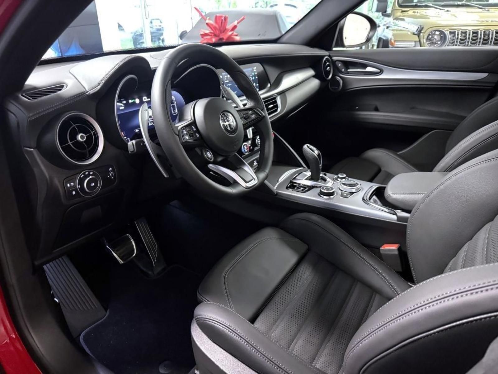 Alfa Romeo Stelvio, 2.0T 280k AT8 ZF Q4 4x4 - fotka 6