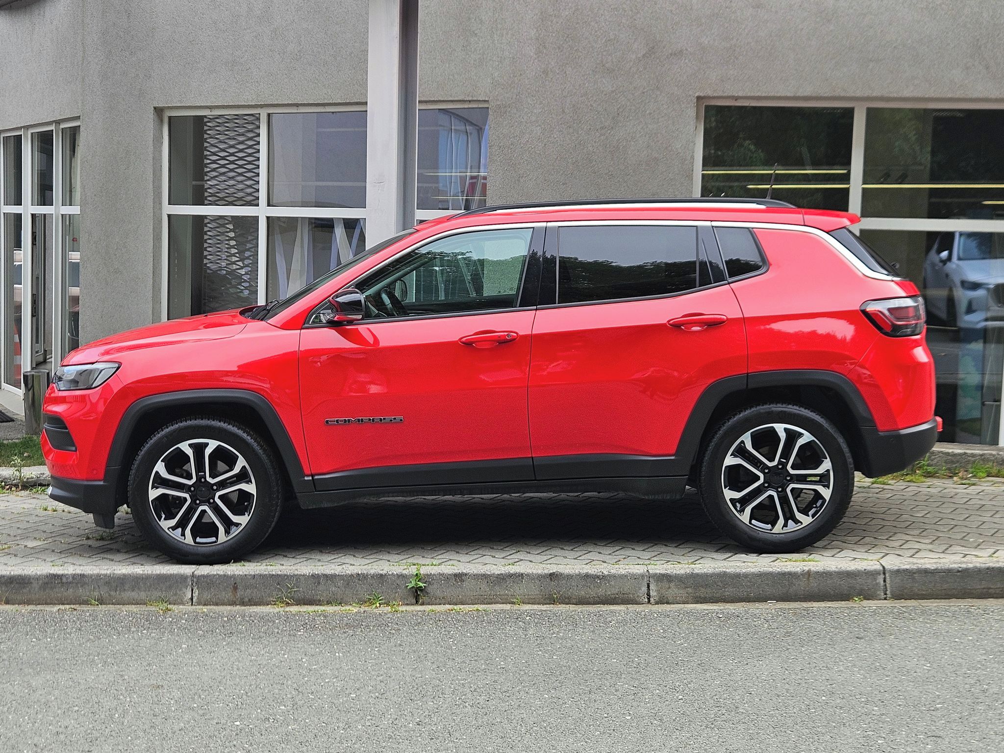 Jeep Compass, 1.3 T4 96kw, Limited, 1.maj. - fotka 2