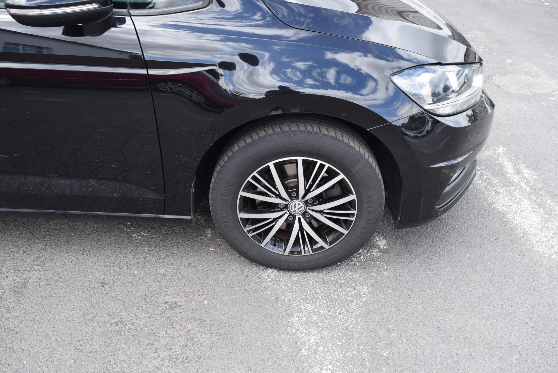 Volkswagen Touran, 1.4TSI 110kw CLBMT TAŽ NAV APP - fotka 5