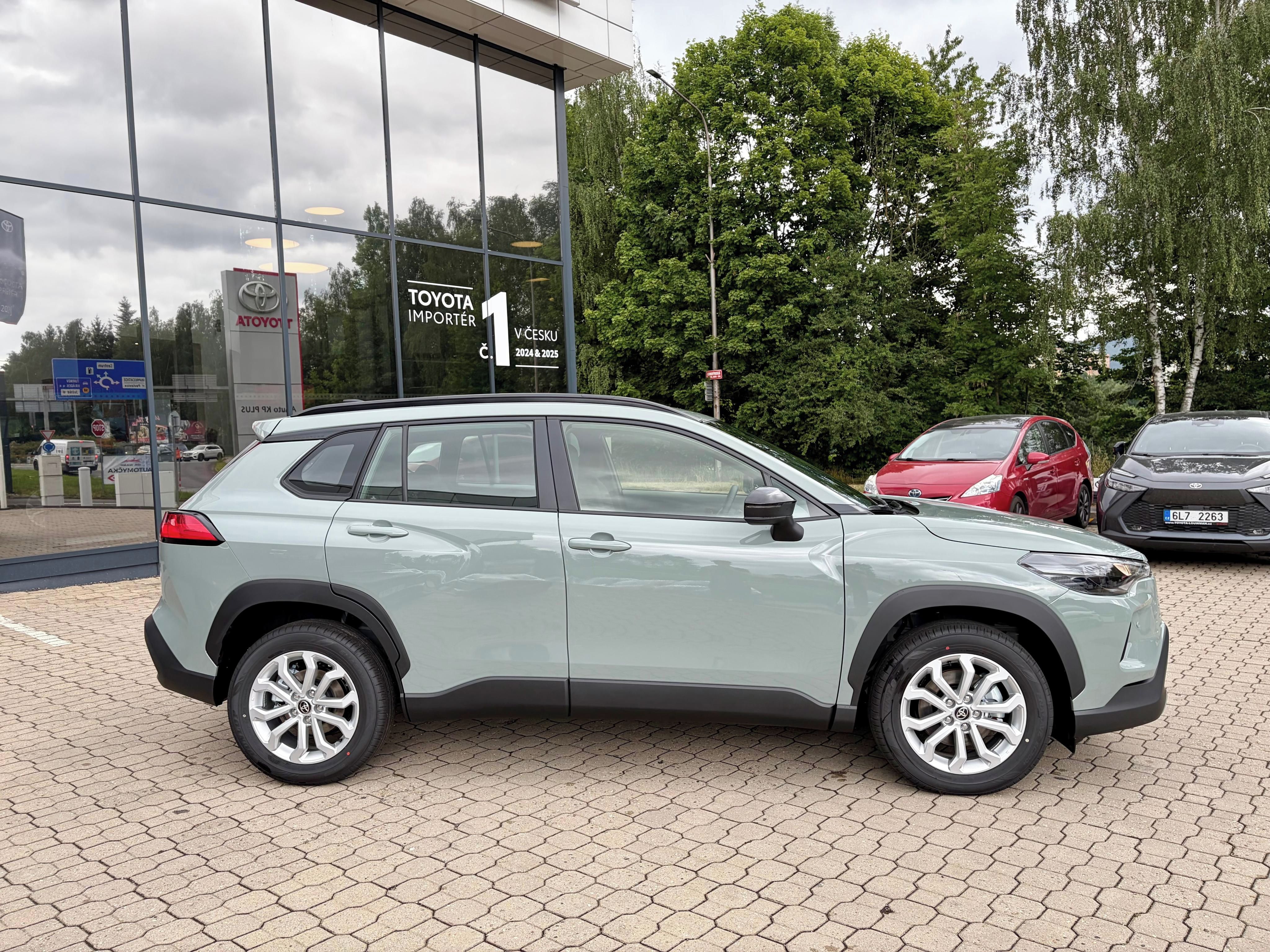 Toyota Corolla Cross, 1,8 HEV Comfort Business - fotka 3