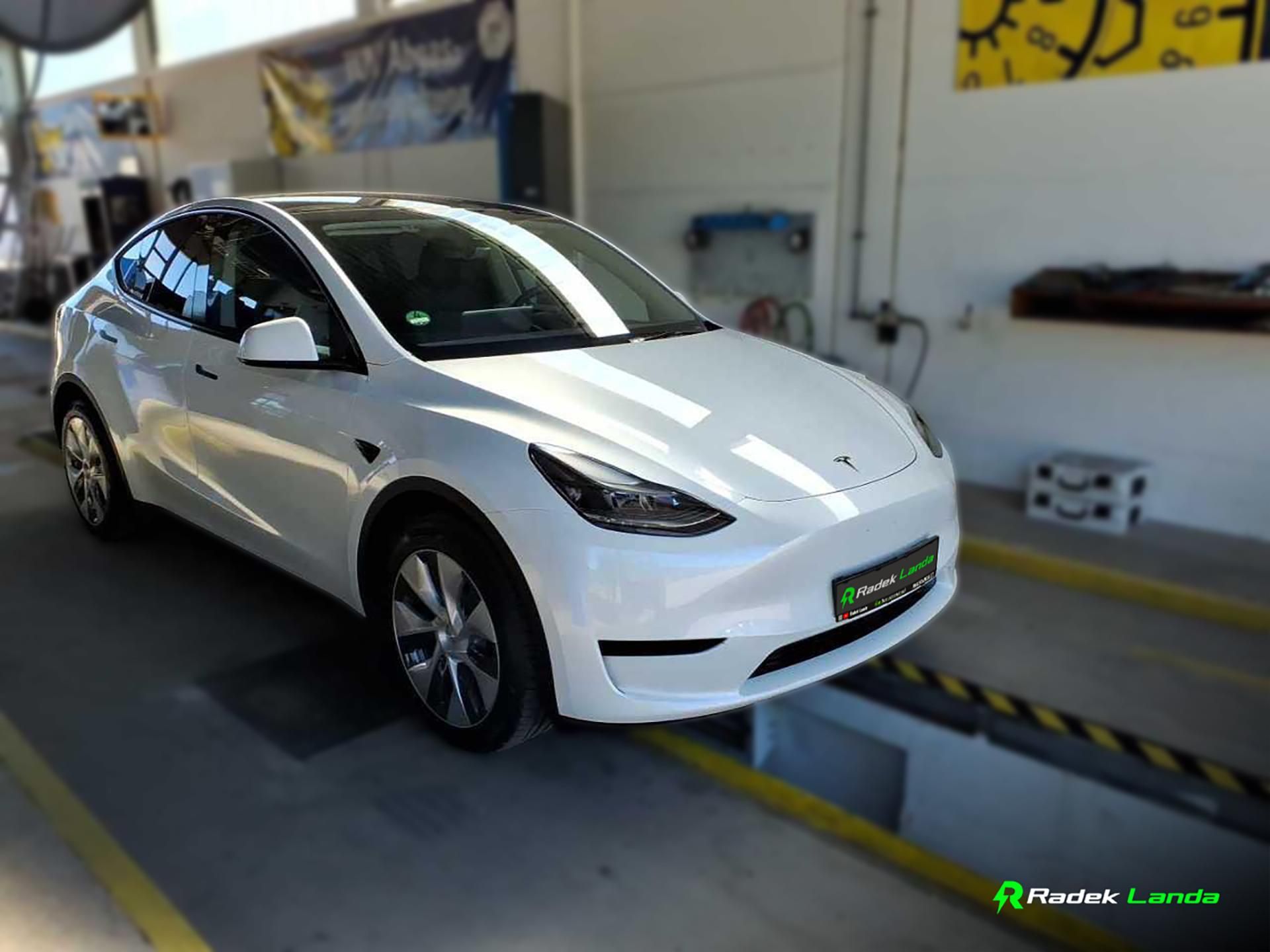 Tesla Model Y, RWD | LFP