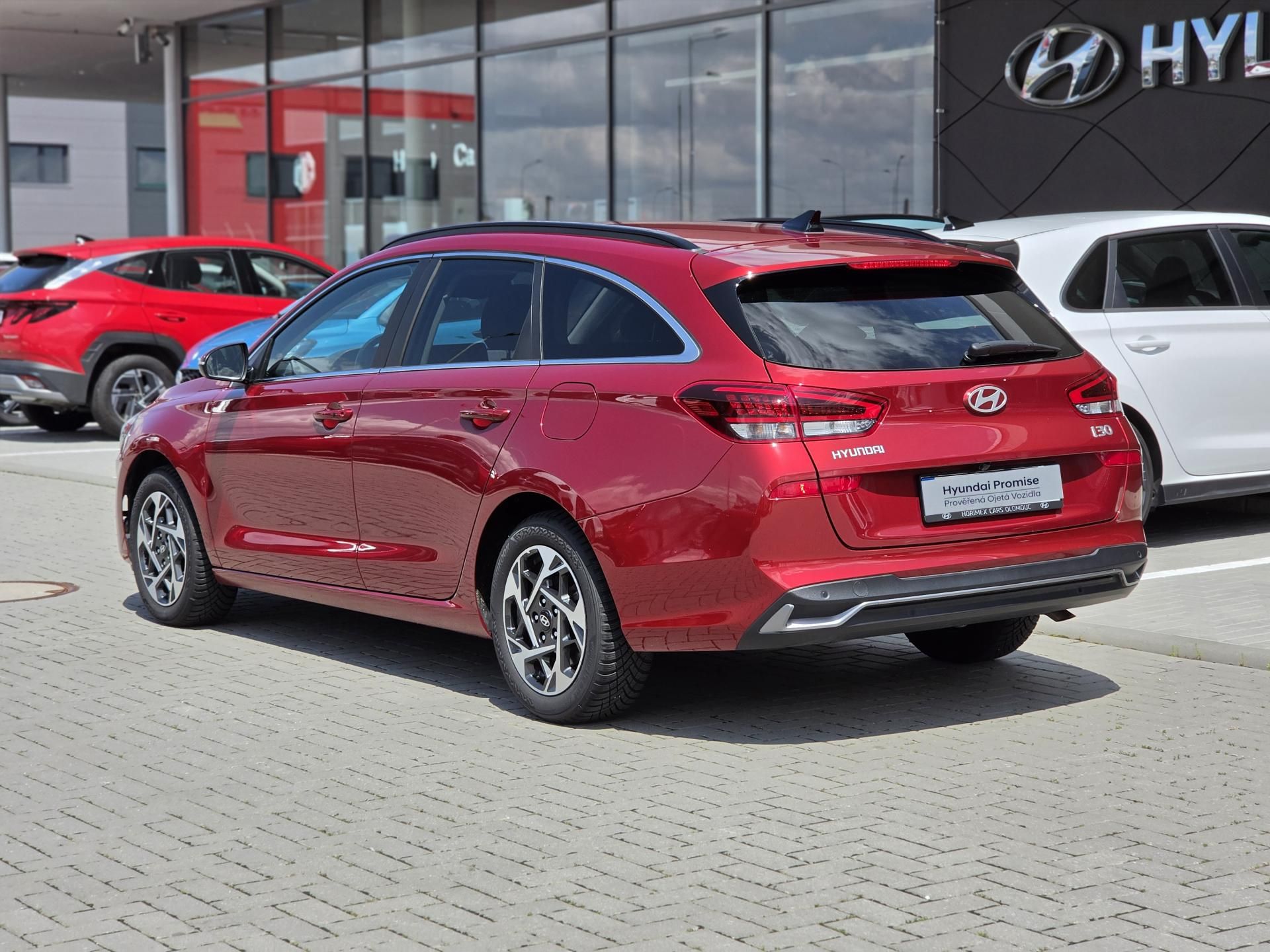 Hyundai i30, 1,5i 70kW WG STYLE - fotka 3