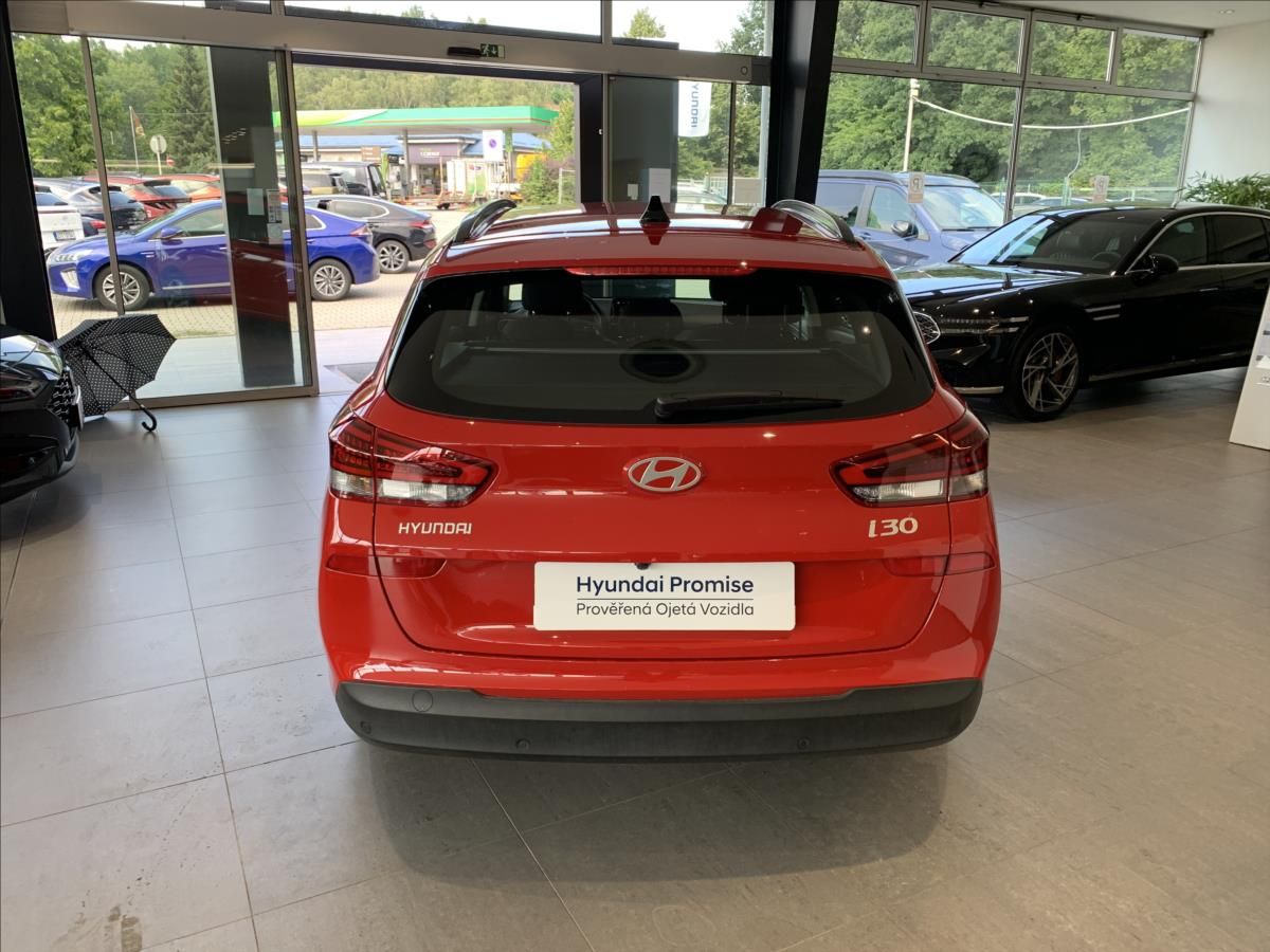 Hyundai i30, 1,0 TGDI 73kW DCT Smart - fotka 6