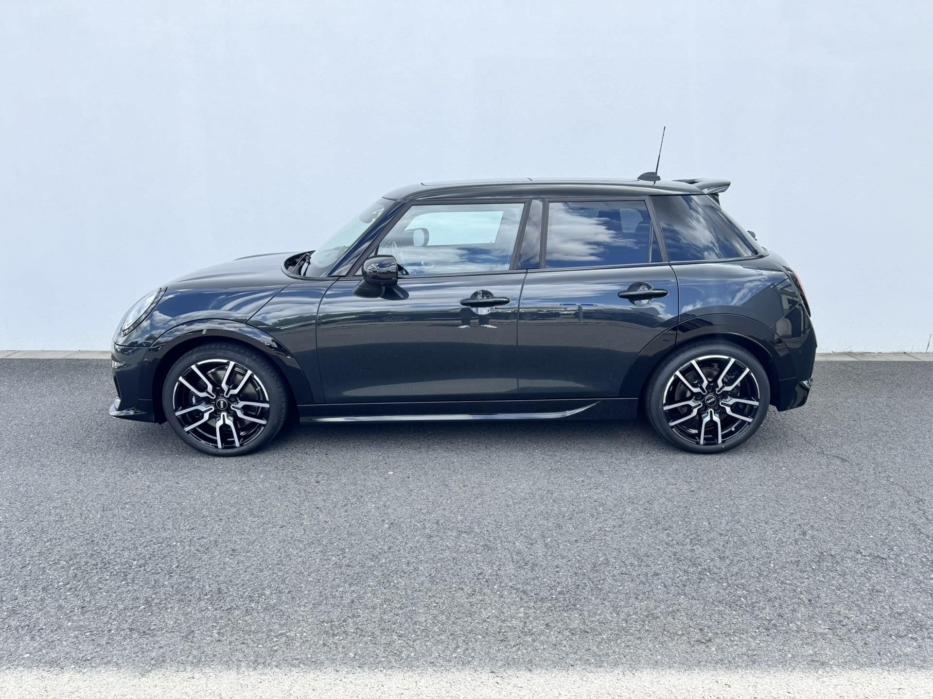 Mini Cooper S, MINI 5 door (F65) S - fotka 3