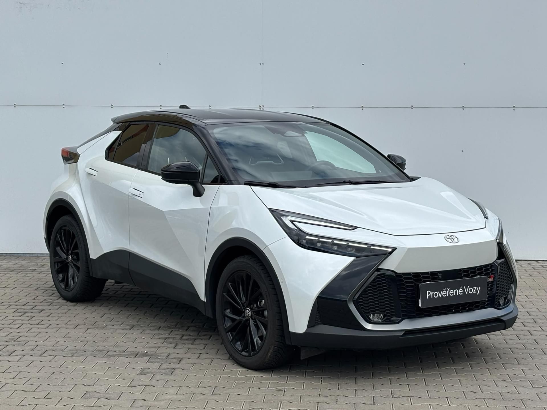 Toyota C-HR, 2,0 HEV e-CVT GR Sport - fotka 6
