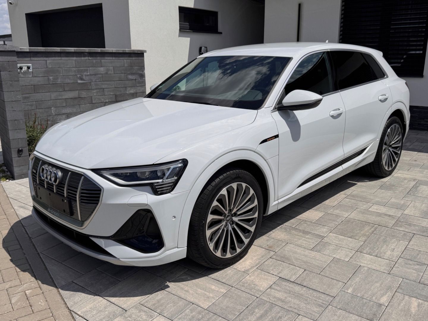 Audi e-tron, 55 quattro 3x S line