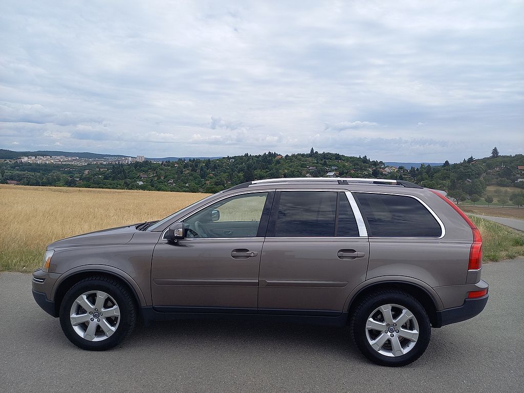 Volvo XC90, 2,4D5 136kw R-design+SERVISKA - fotka 5