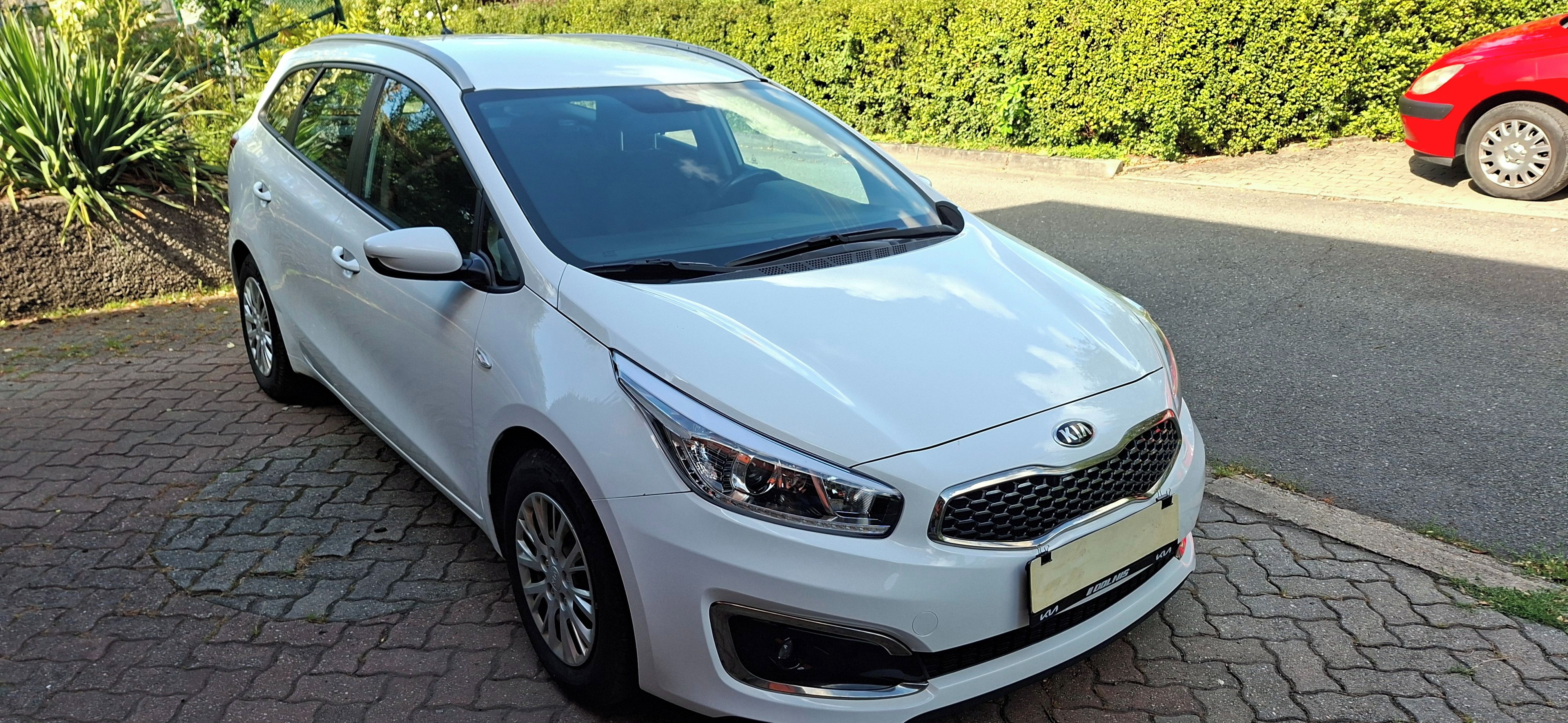 Kia Cee´d, 1,6 CRDI , ČR, 1.maj. serviska - fotka 2