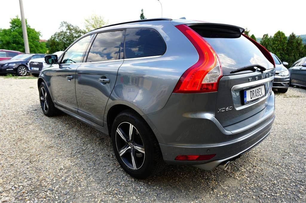 Volvo XC60, R-DESING 2,4 D4 140 kW - fotka 6