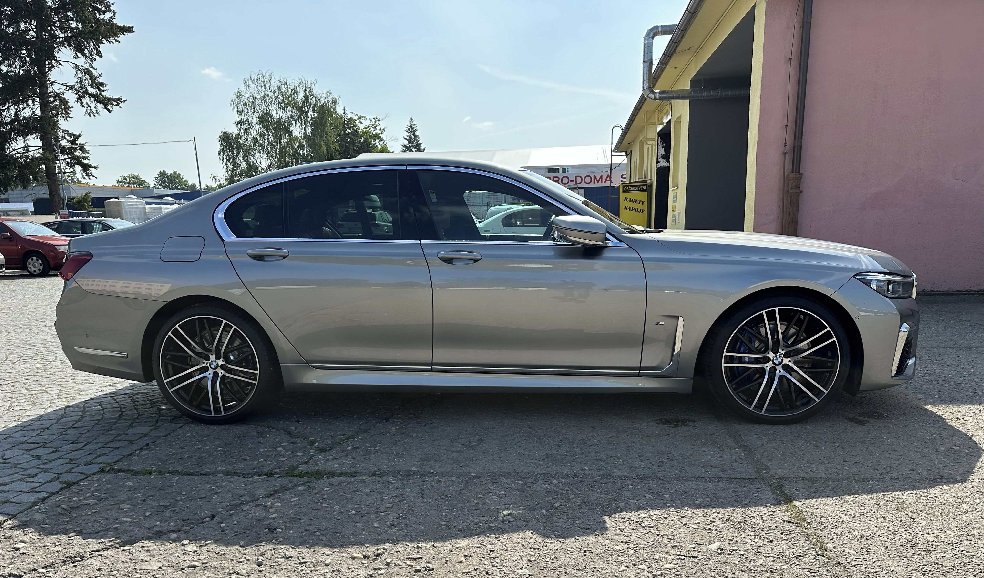 BMW Řada 7, 740d xDrive MHEV Steptronic - fotka 3