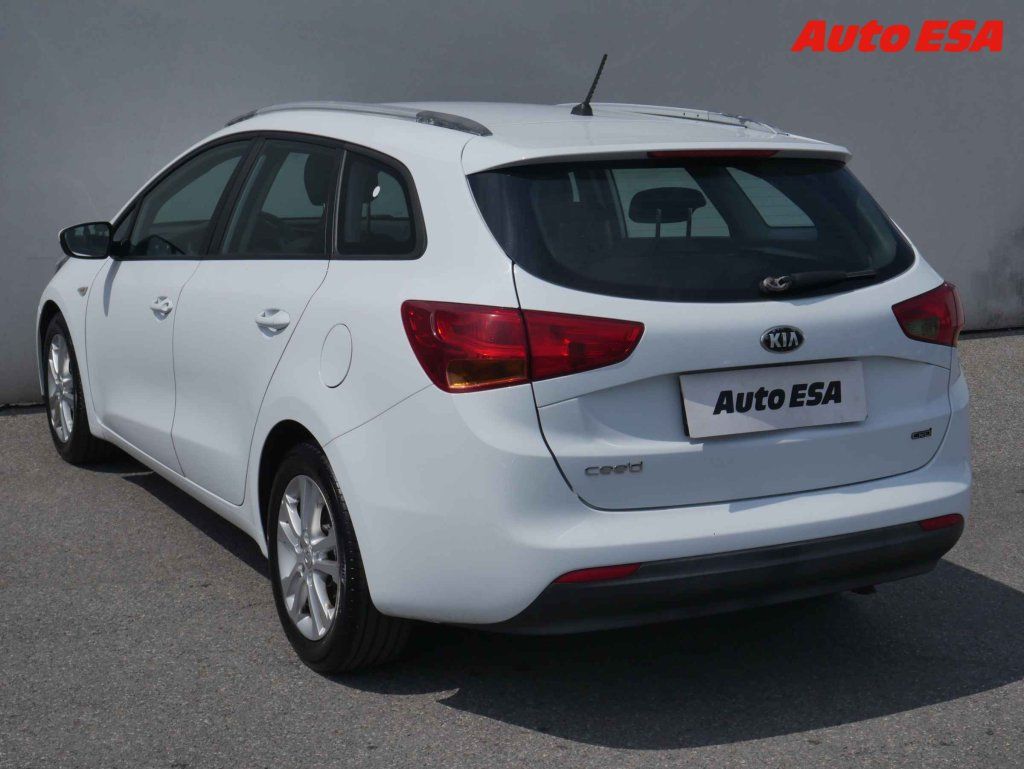 Kia Cee´d, 1.6 CRDI,ČR,AC,temp - fotka 6
