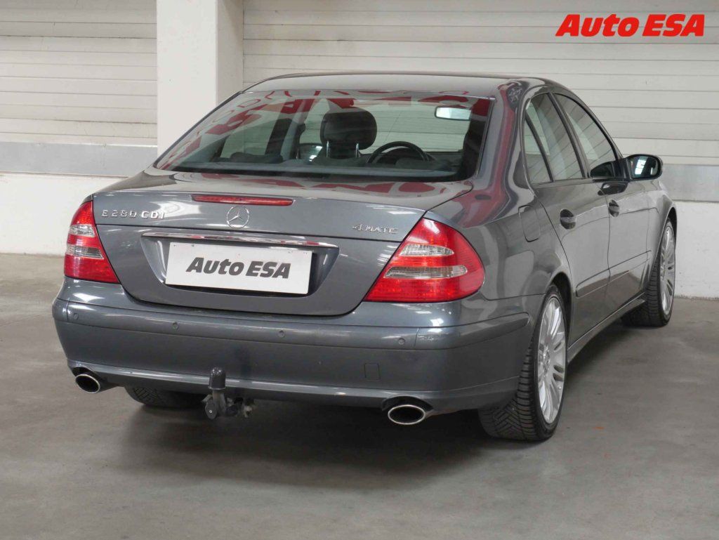 Mercedes-Benz Třídy E, 3.0 Cdi - fotka 6