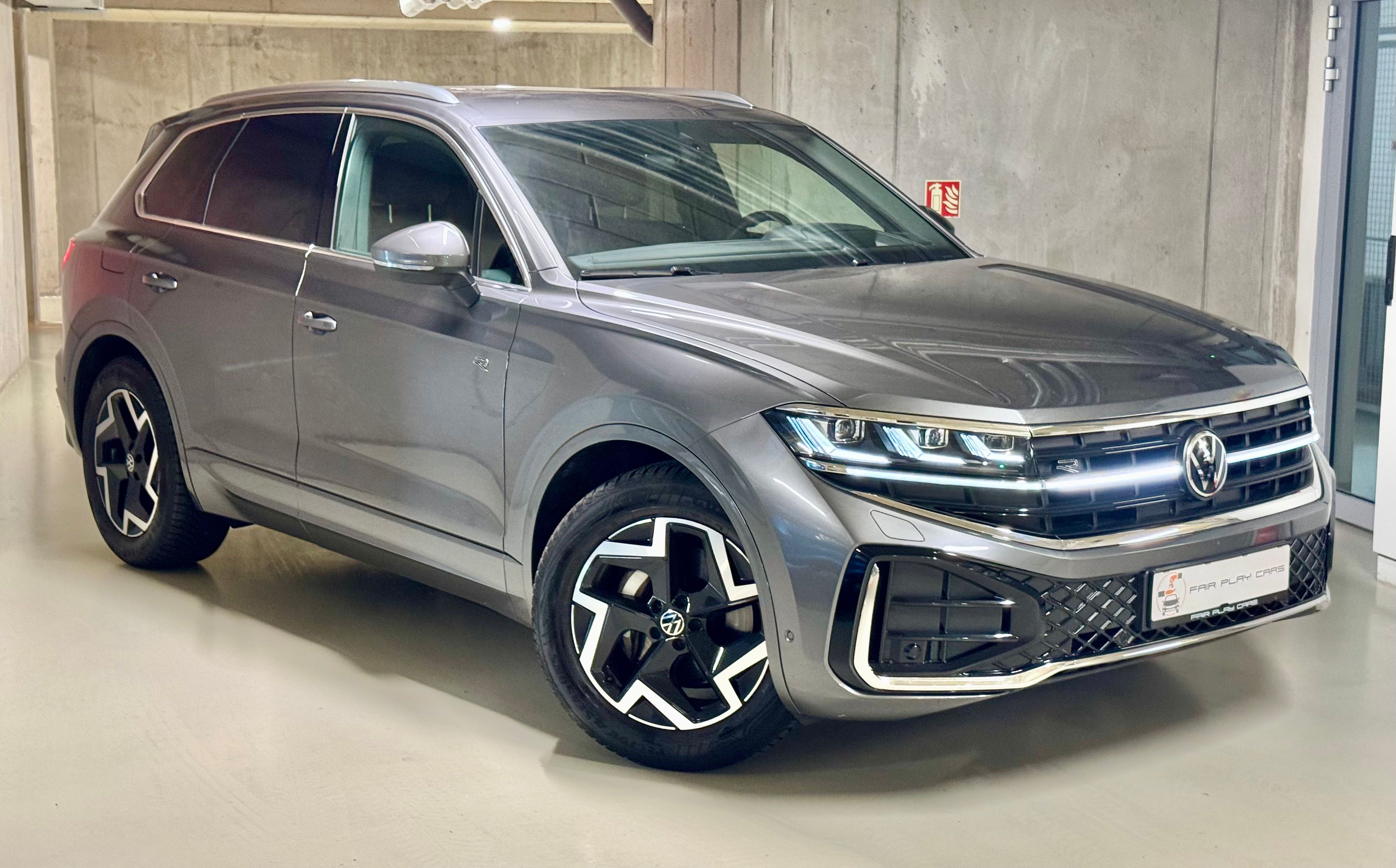 Volkswagen Touareg, R-line/tazne/vzduch/matrix/HUD - fotka 2