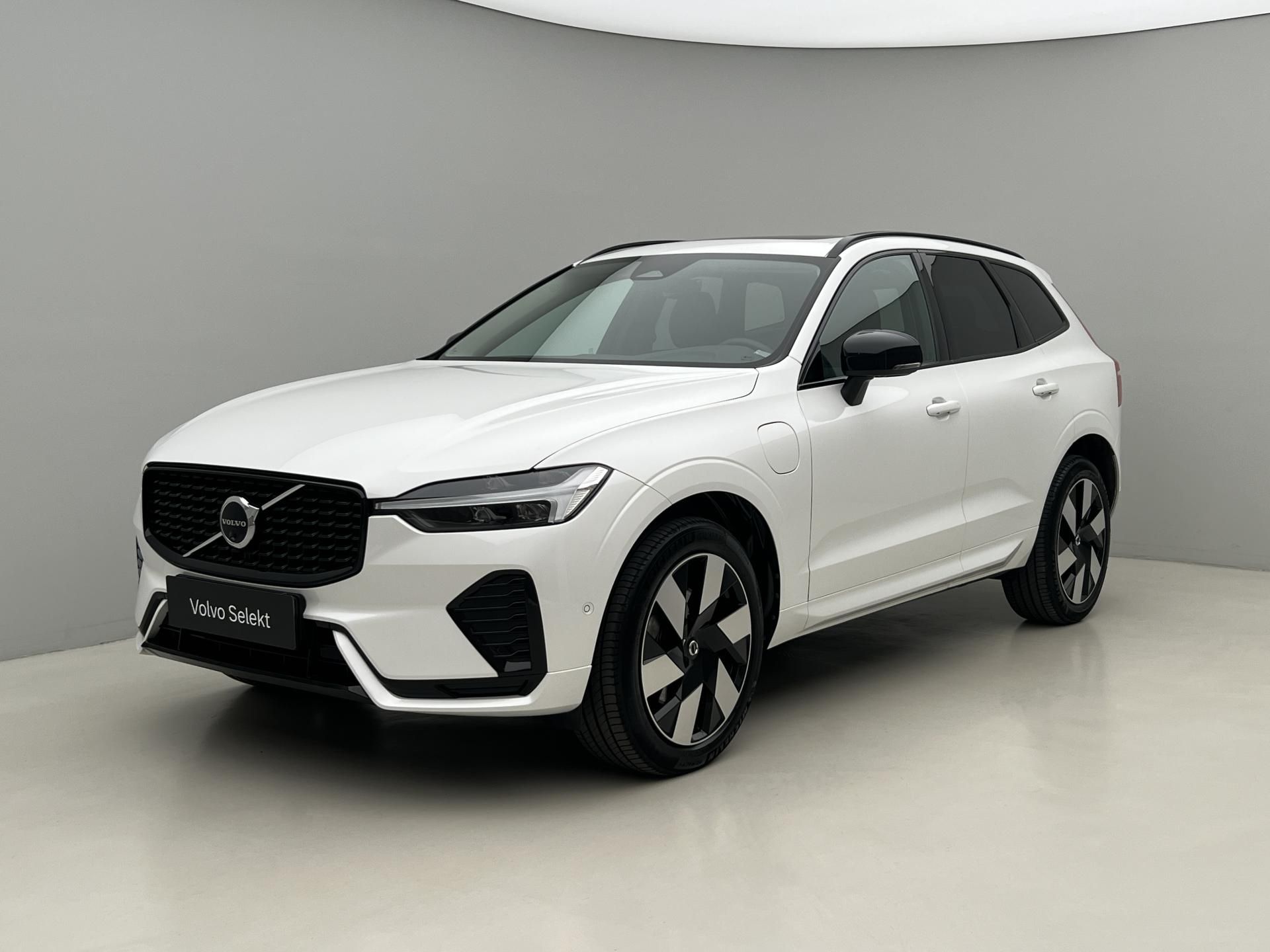 Volvo XC60, T6 AWD DARK PLUS CZ 1. maj.