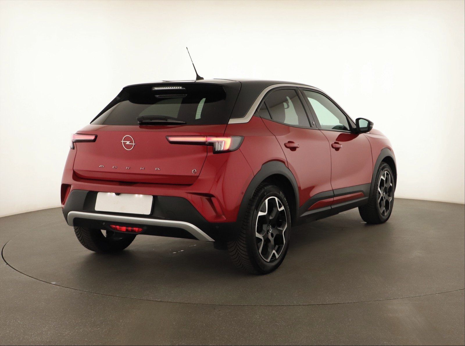 Opel Mokka, Electric 50 kWh, SoH 90% - fotka 5