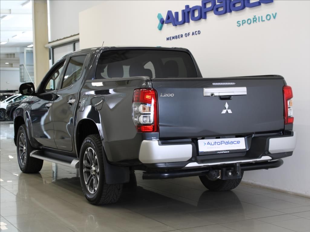 Mitsubishi L200, 2,3 DI-D 127kW AT Instyle DPH - fotka 3