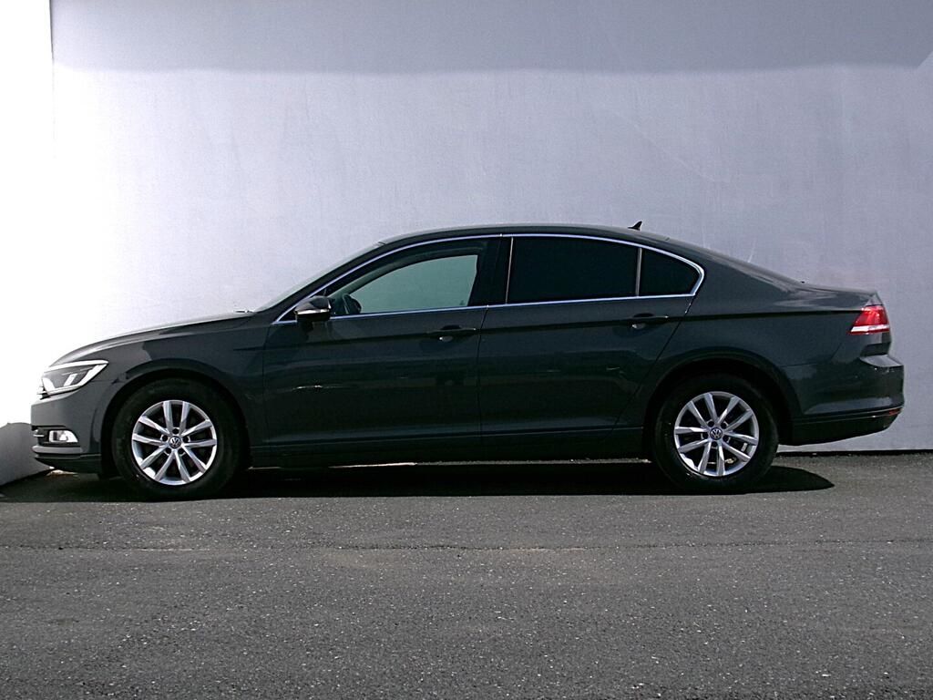 Volkswagen Passat, Comfortline 2.0 TDI 110 kW - fotka 3