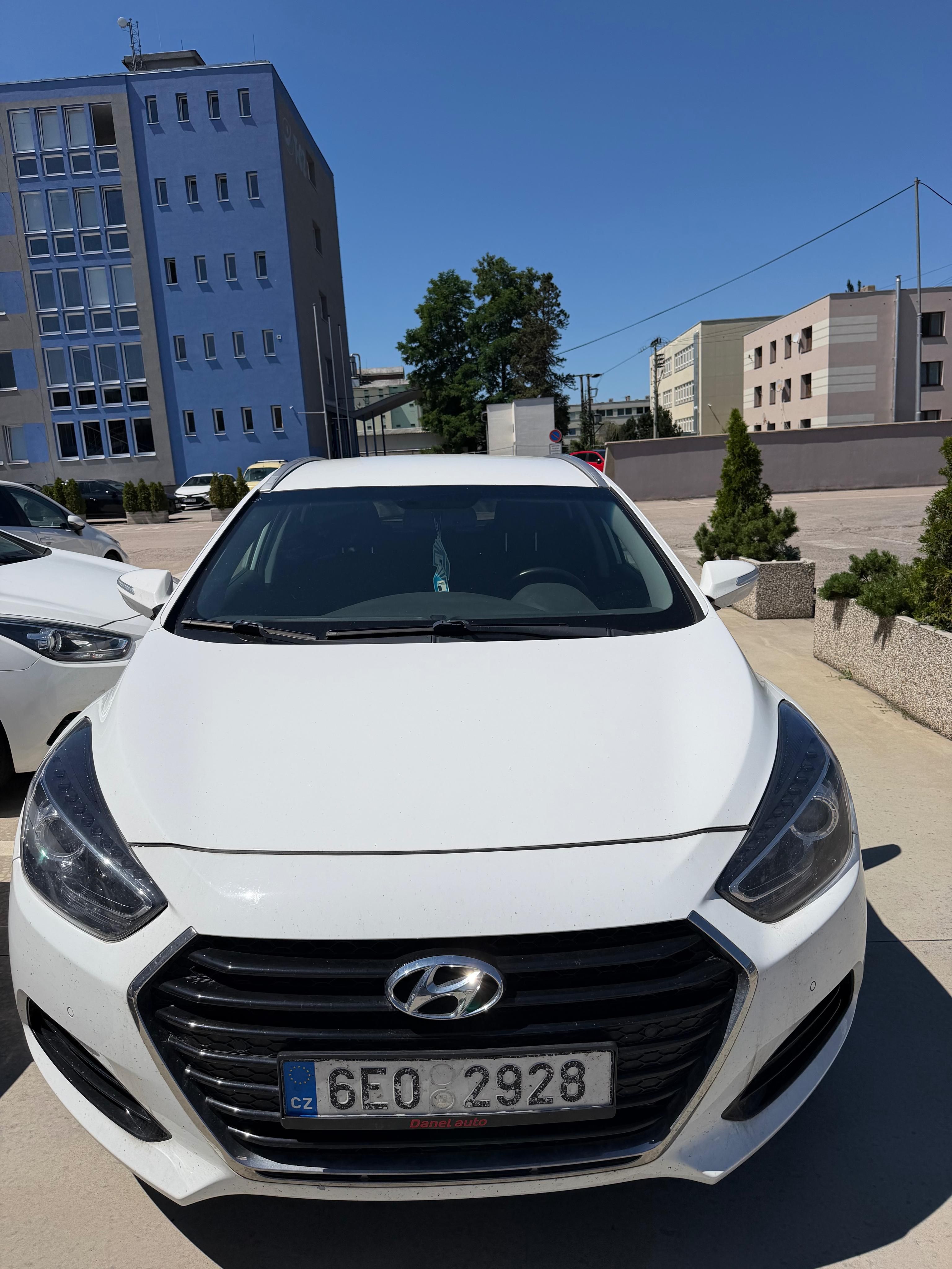 Hyundai i40, Hyundai i40 combi servisováno - fotka 4