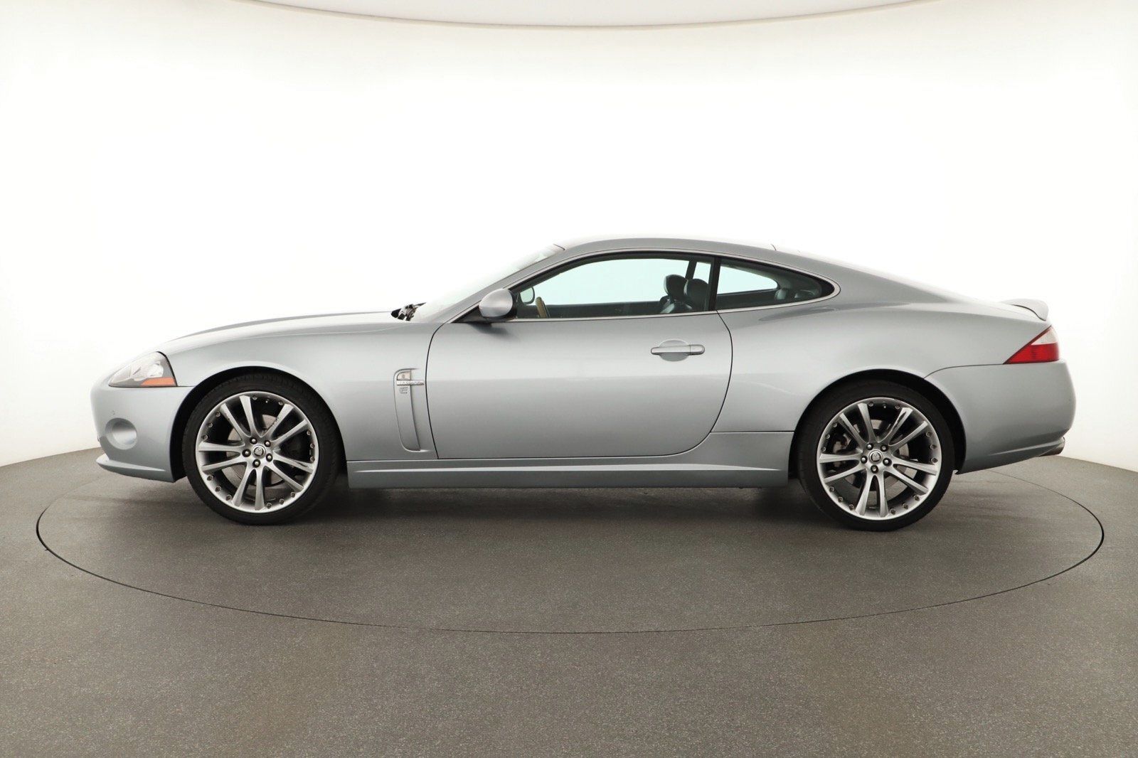 Jaguar XK, 4.2, Automat, Kůže - fotka 3