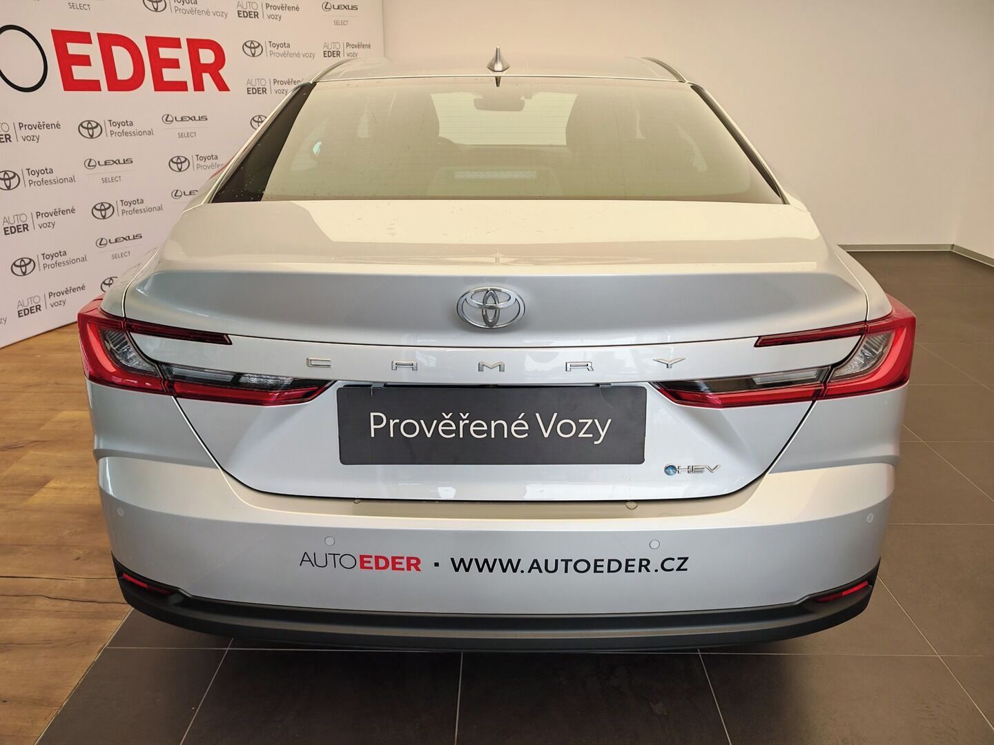 Toyota Camry, 2.5 Hybrid Prestige - fotka 5