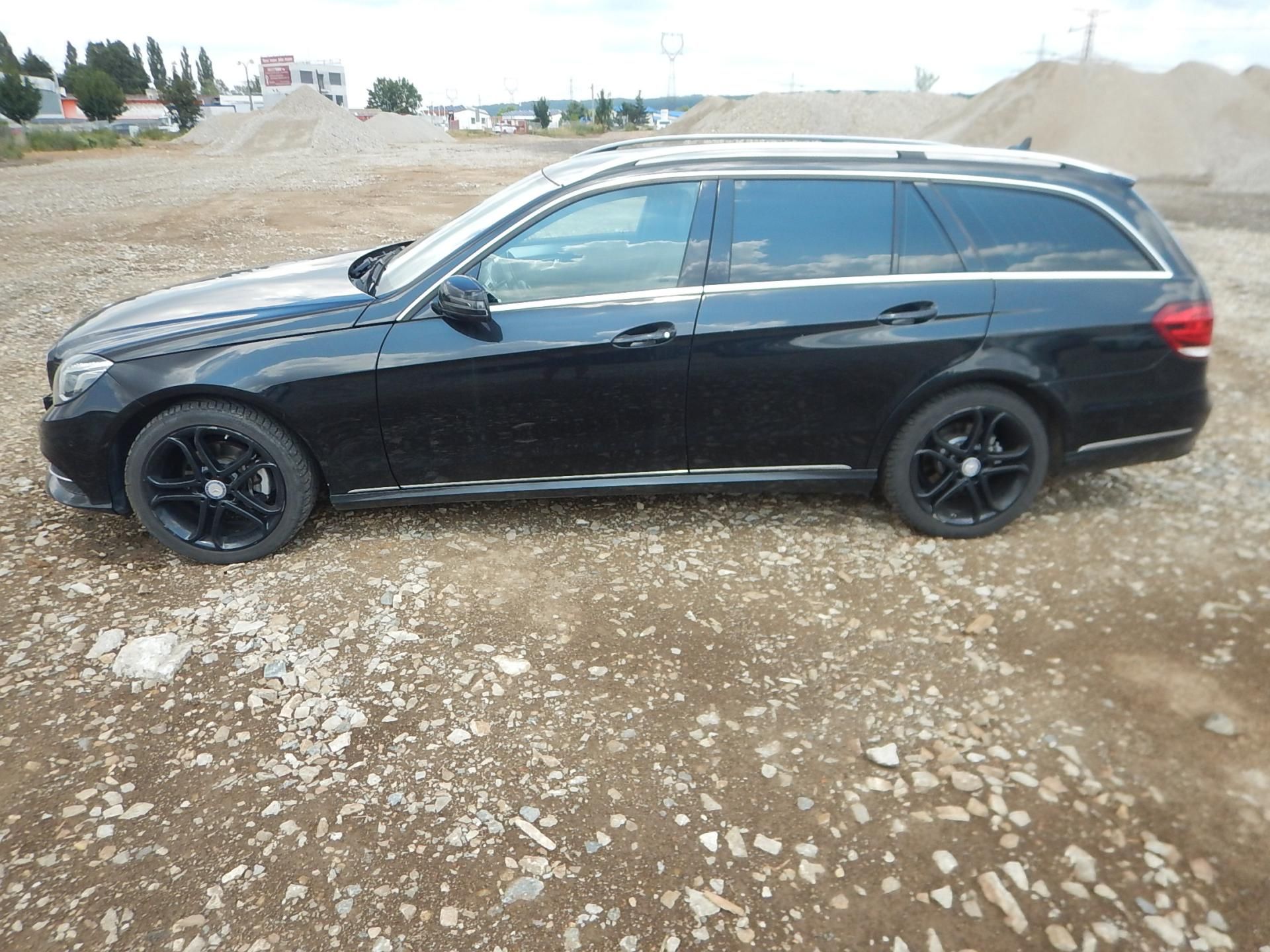 Mercedes-Benz Třídy E, E 220 CDI, DIGIKLIMA, TAŽNÉ