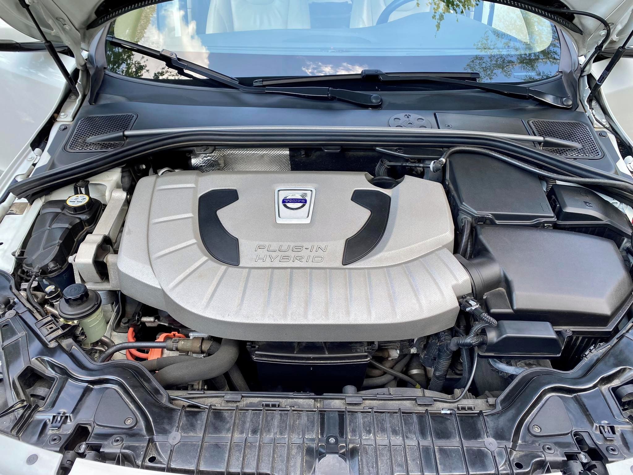 Volvo V60, D6 AWD PLUG-IN HYBRID 208KW - fotka 3