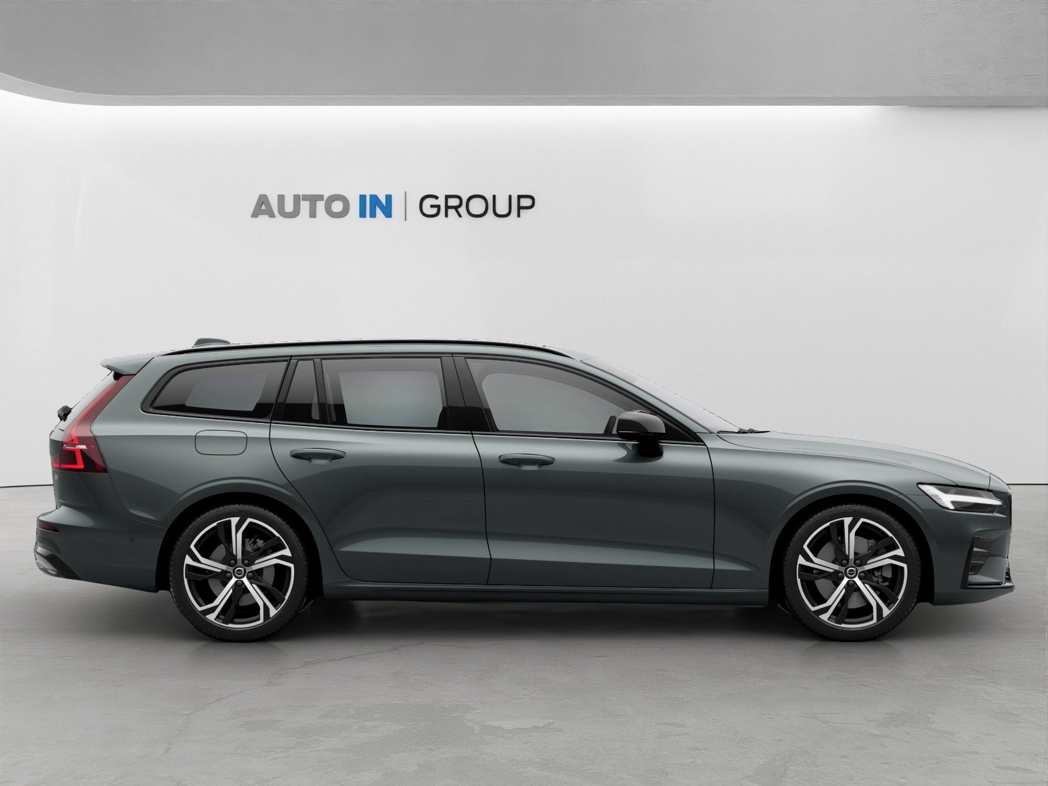 Volvo V60, B&W,Pano,HeadUP,360°kam,Nappa - fotka 6