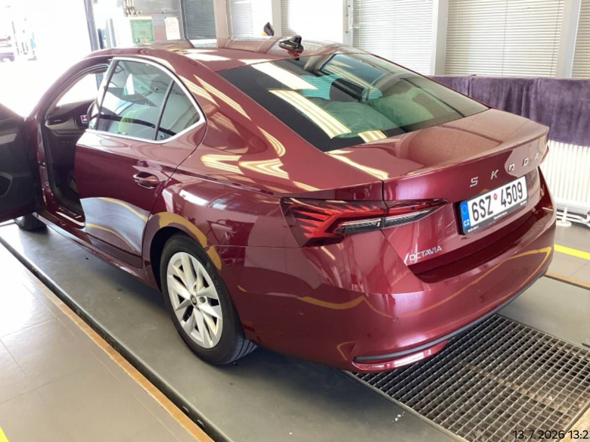 Škoda Octavia, Top Selection 1,5 TSI 110kW MT - fotka 4