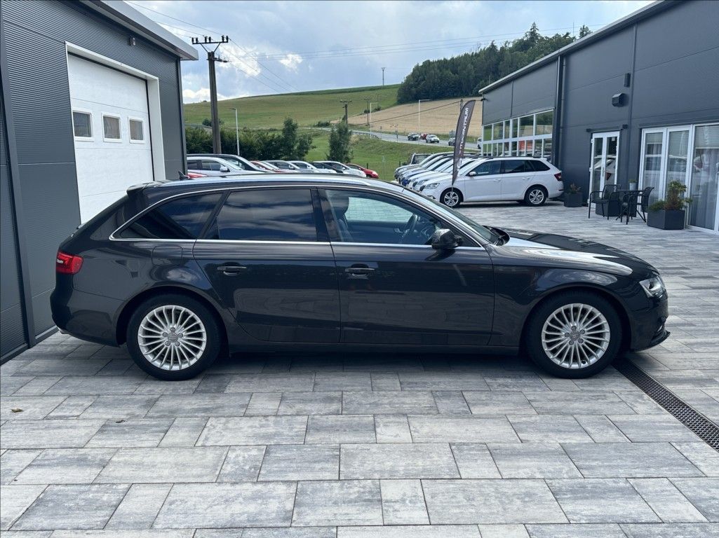 Audi A4, 3,0 TDI 204PS  Ambiente A/T - fotka 6