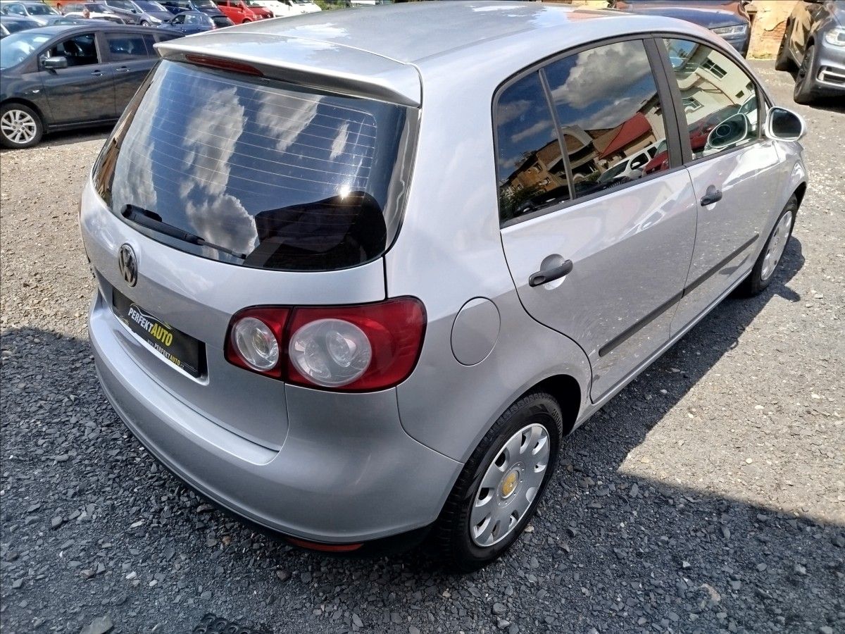 Volkswagen Golf Plus, 1,4 i 55kW, NÍZKÝ NÁJEZD - fotka 6