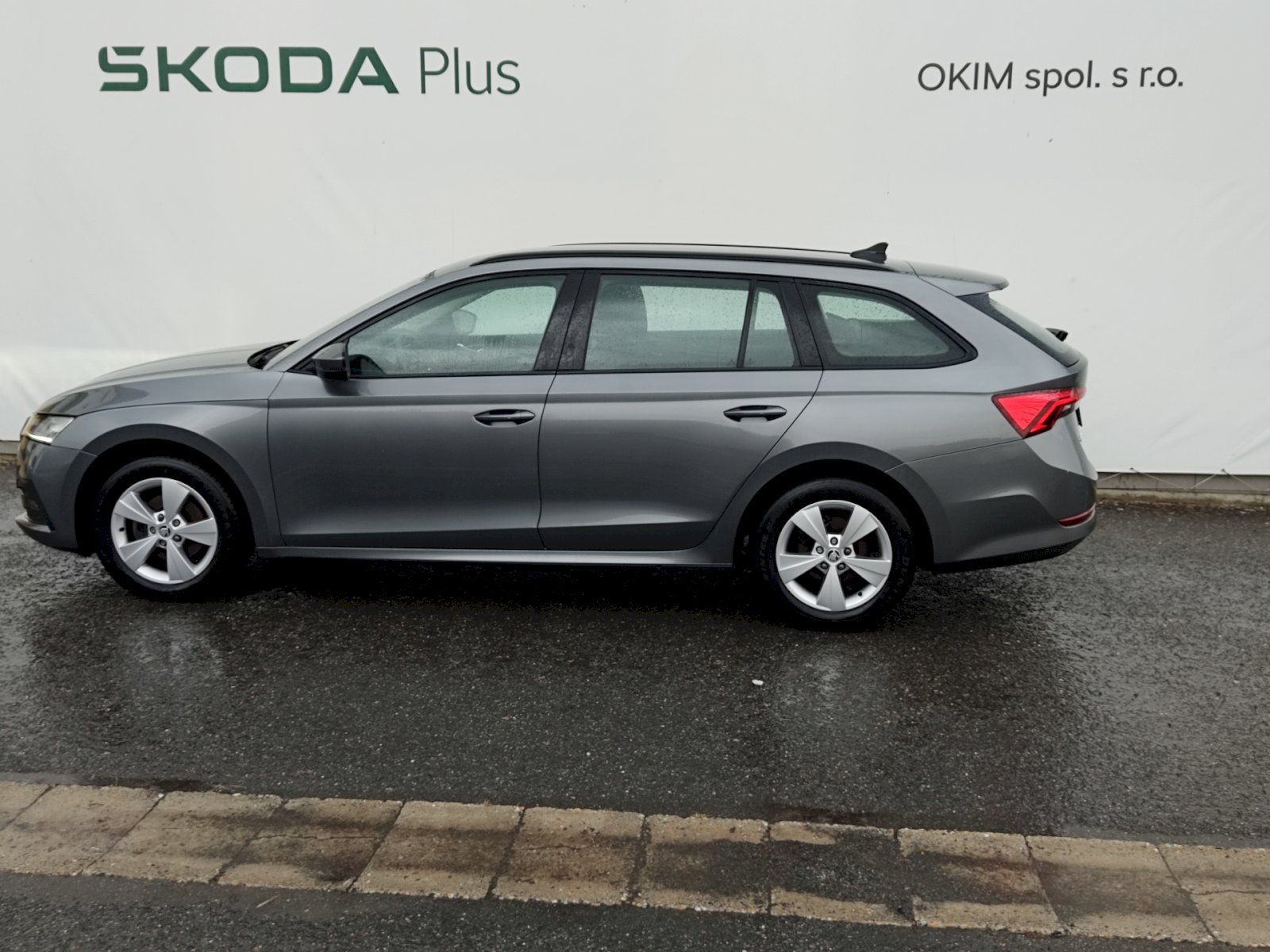 Škoda Octavia, Combi Ambition 2,0 Tdi 110 Kw - fotka 3