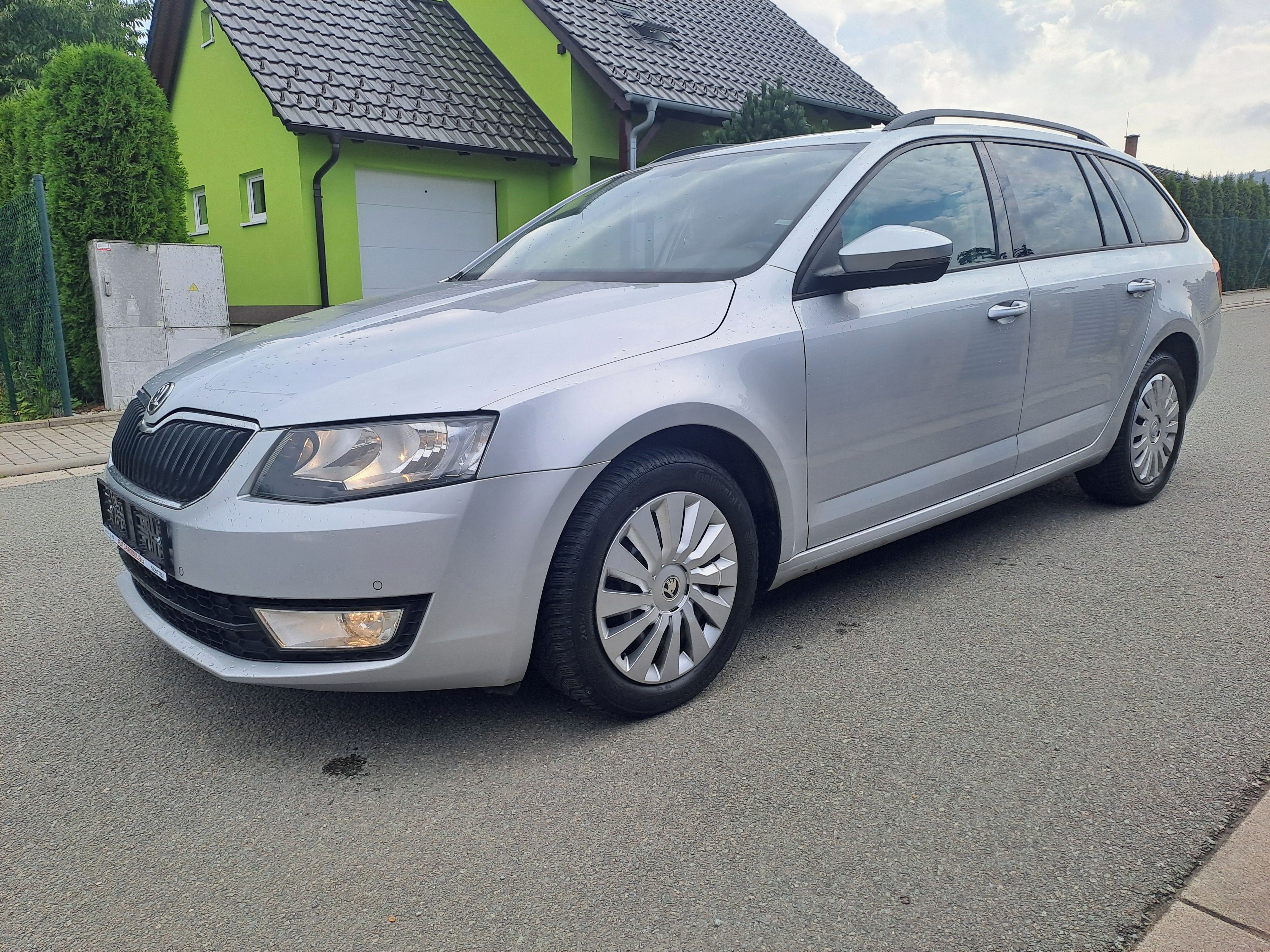 Škoda Octavia, AMBITION 1.MAJ,S.KNIHA ŠKODA - fotka 2