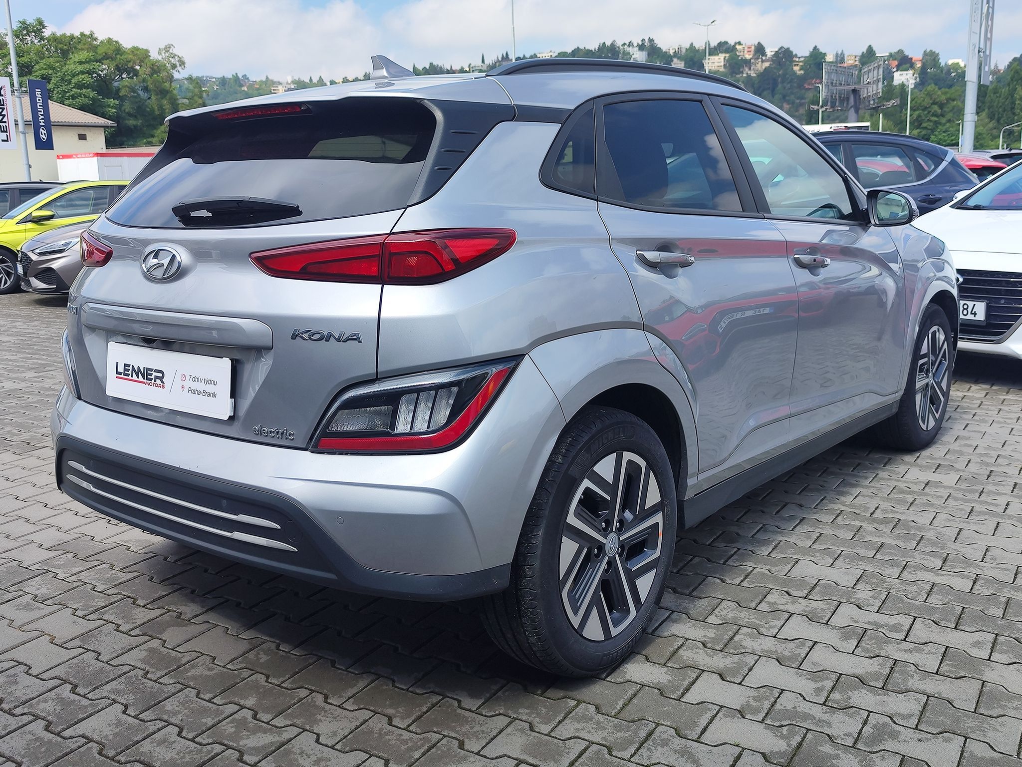 Hyundai Kona, EV/150kW 64kWh Style AT - fotka 5
