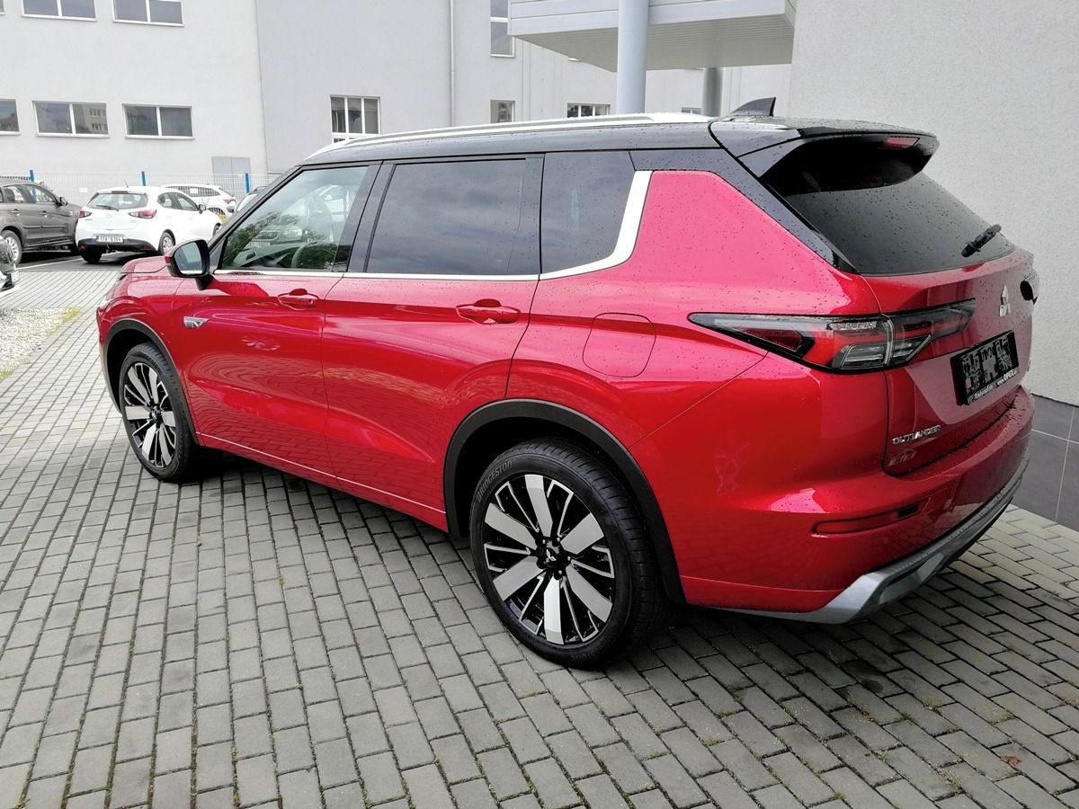Mitsubishi Outlander, 2.4PHEV INSTYLE+ 8LET záruka - fotka 6
