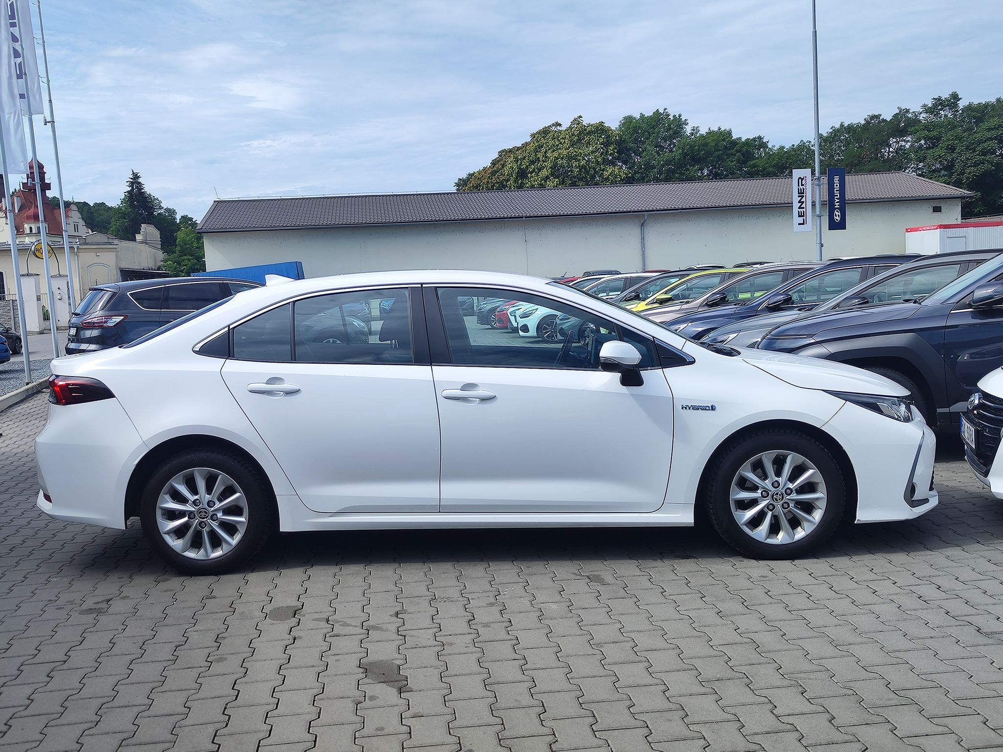 Toyota Corolla, 1.8 HEV/90kW Comfort AT - fotka 4