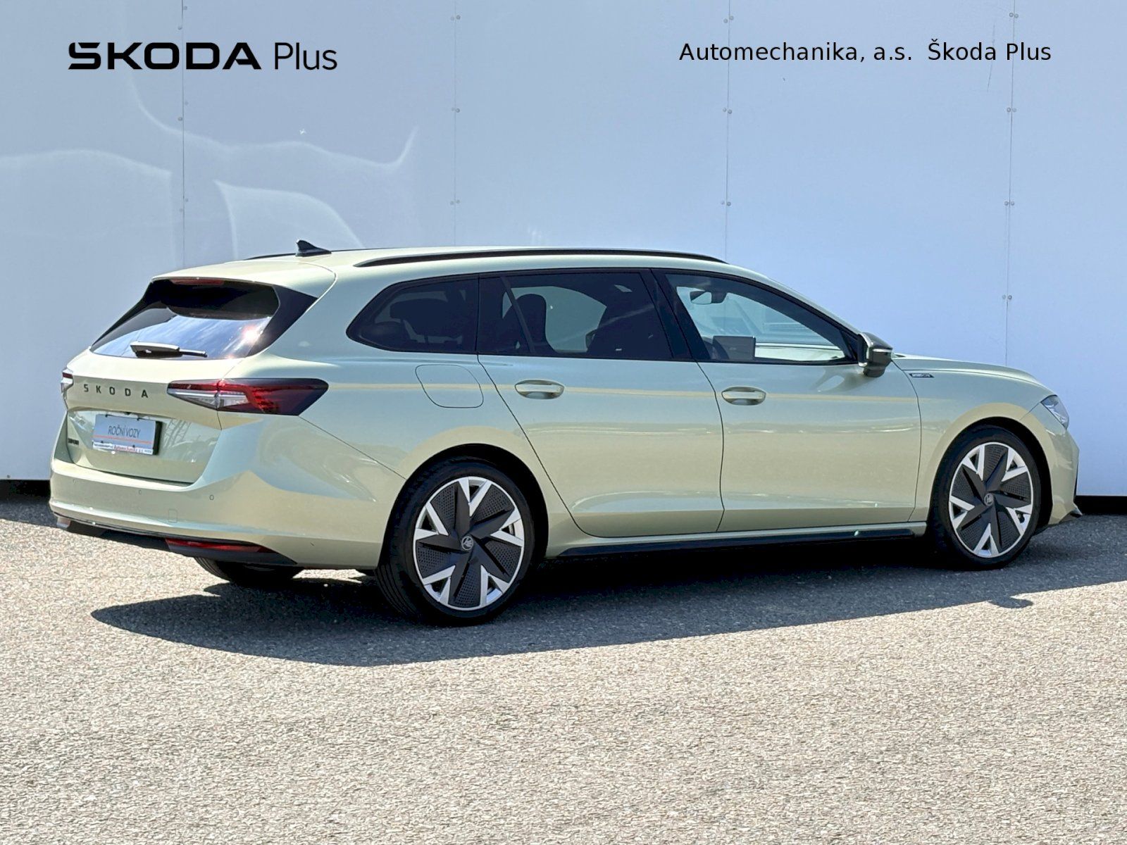 Škoda Superb, Combi DSG 2.0 TDI / 110 kW / S - fotka 2